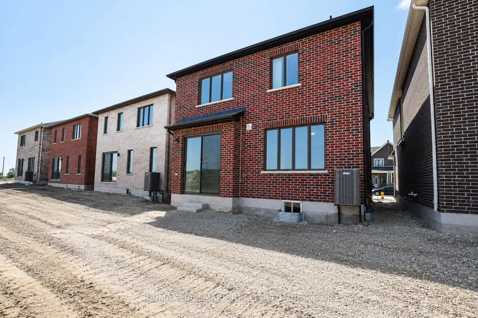 Photo 32 of 43 Foxley Heights, Barrie, Rural Barrie Southwest — HOMEH