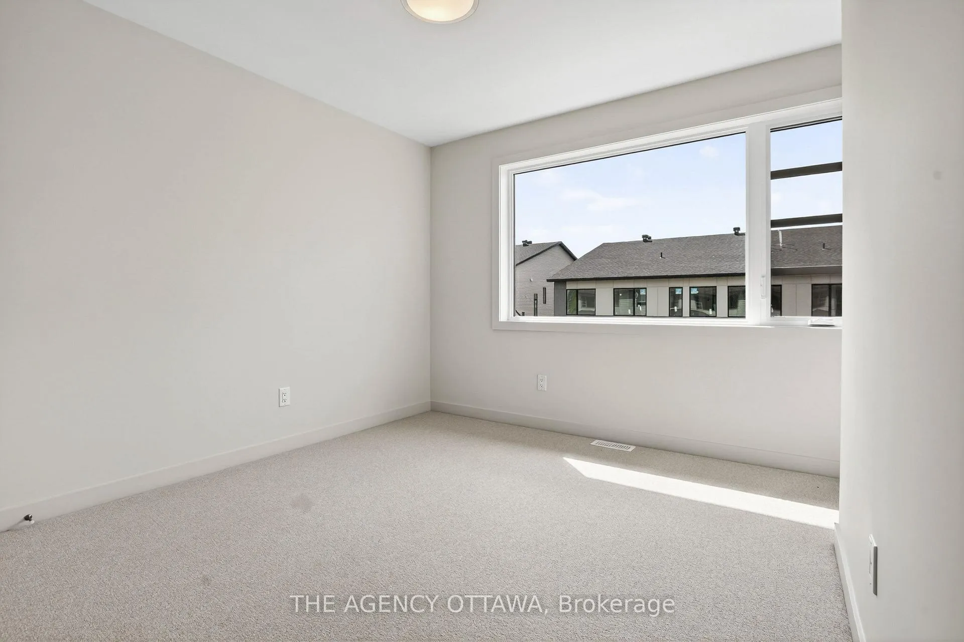 Photo 20 of 3061 Showcase Crescent, Ottawa, Riverside South/Gloucester Glen — HOMEH