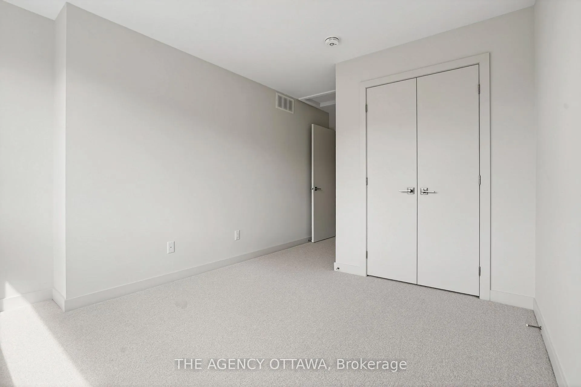 Photo 25 of 3061 Showcase Crescent, Ottawa, Riverside South/Gloucester Glen — HOMEH