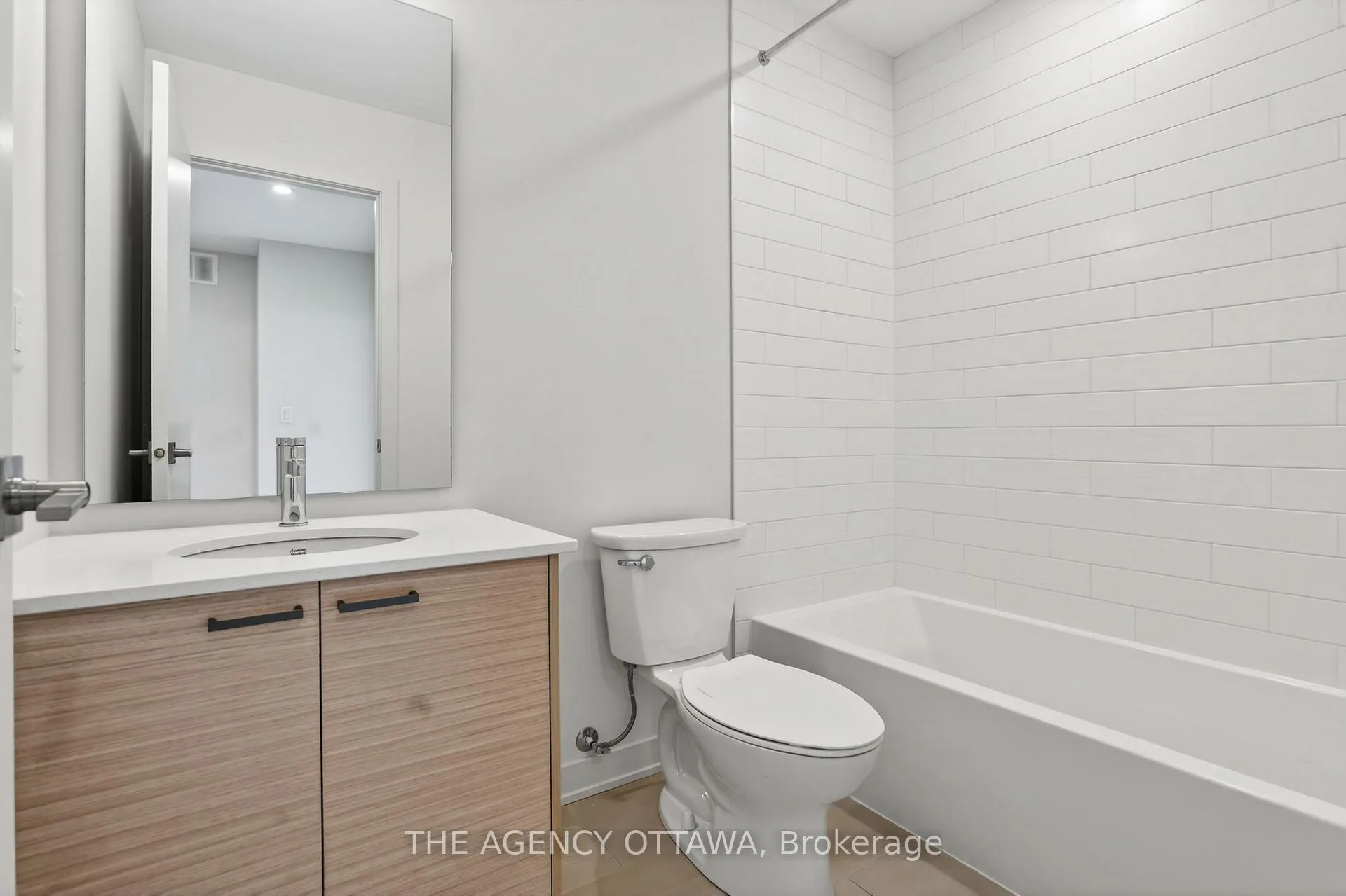 Photo 27 of 3061 Showcase Crescent, Ottawa, Riverside South/Gloucester Glen — HOMEH
