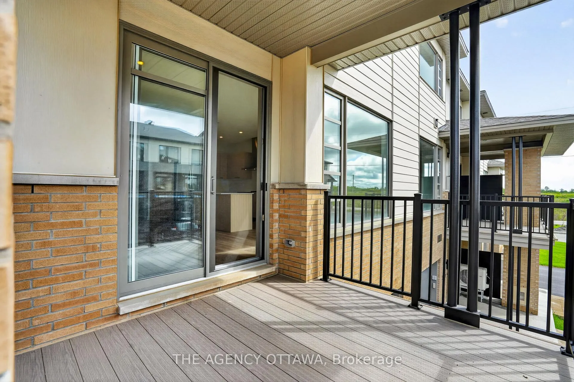 Photo 30 of 3061 Showcase Crescent, Ottawa, Riverside South/Gloucester Glen — HOMEH