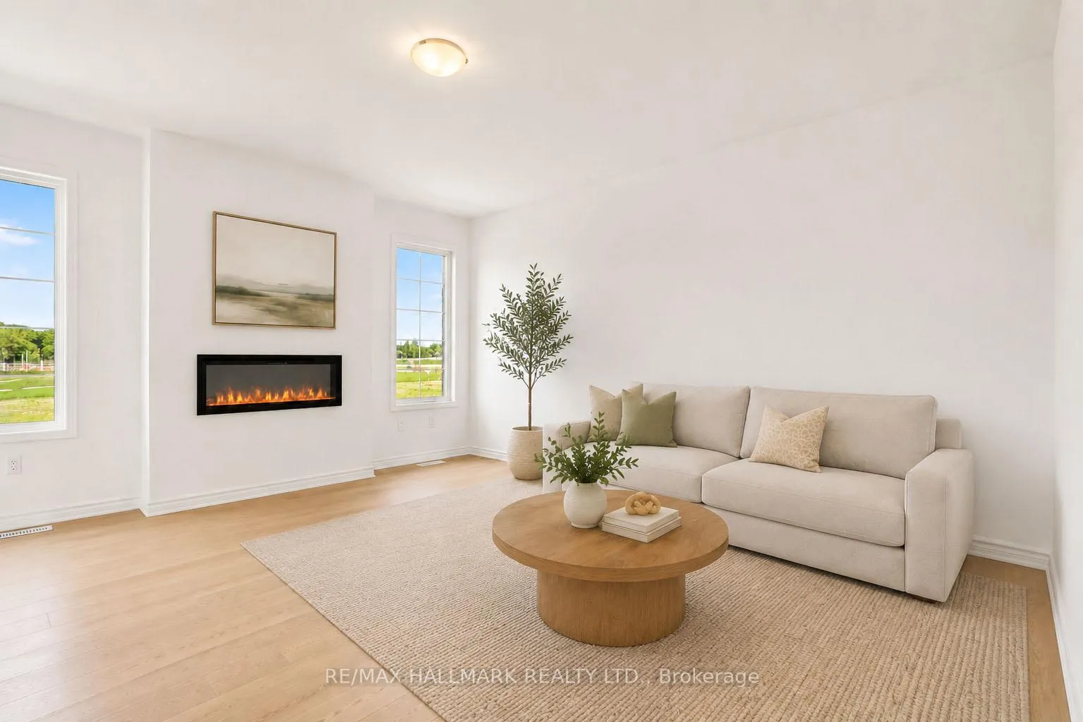 Photo 12 of 21 Foxley Heights, Barrie, Rural Barrie Southwest — HOMEH