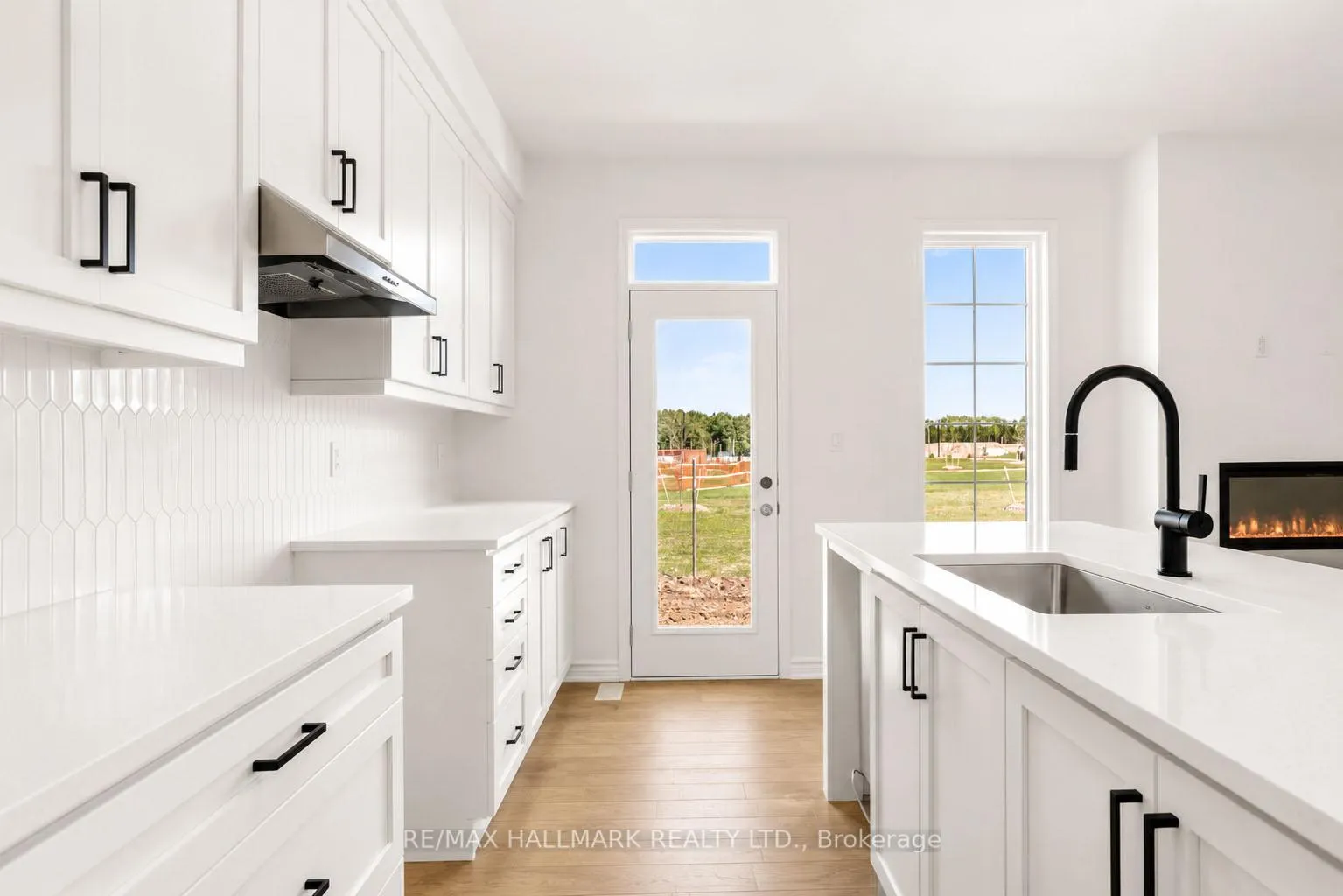 Photo 15 of 21 Foxley Heights, Barrie, Rural Barrie Southwest — HOMEH