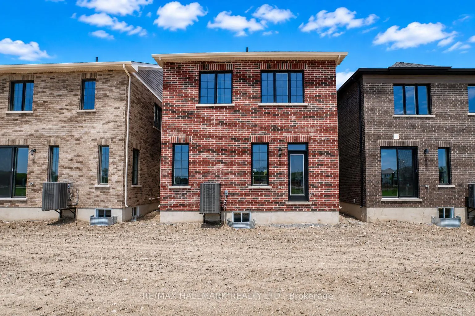 Photo 33 of 21 Foxley Heights, Barrie, Rural Barrie Southwest — HOMEH
