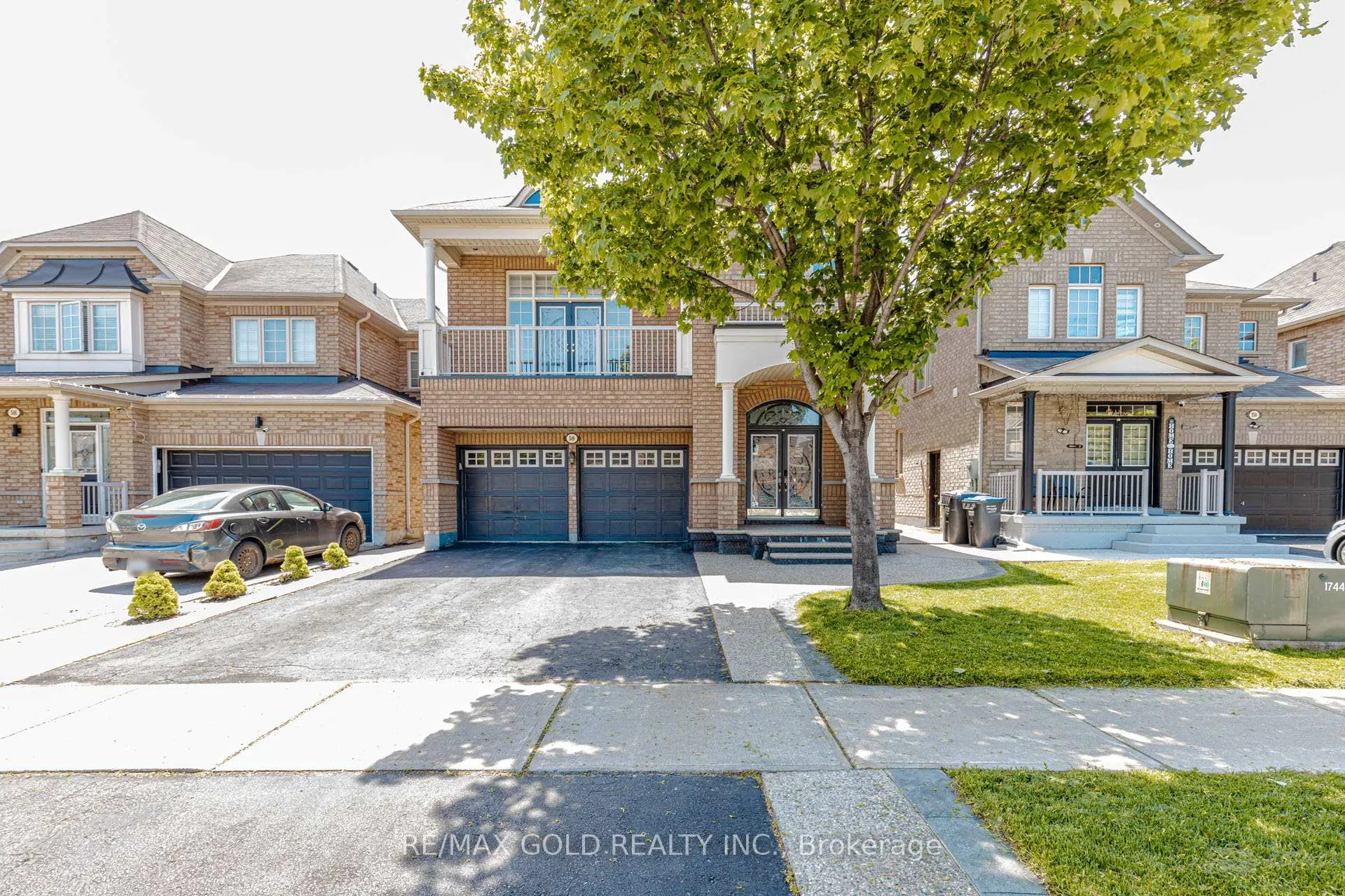 Front of 548 Fernforest Drive