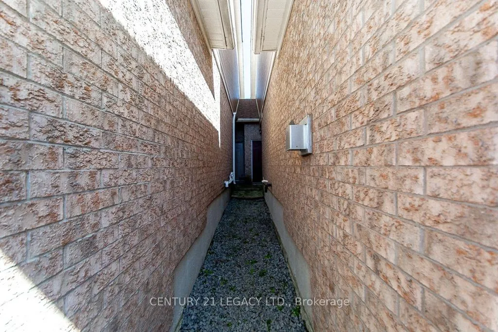 Photo 79 of 44 Tincomb Crescent, Whitby, Pringle Creek — HOMEH