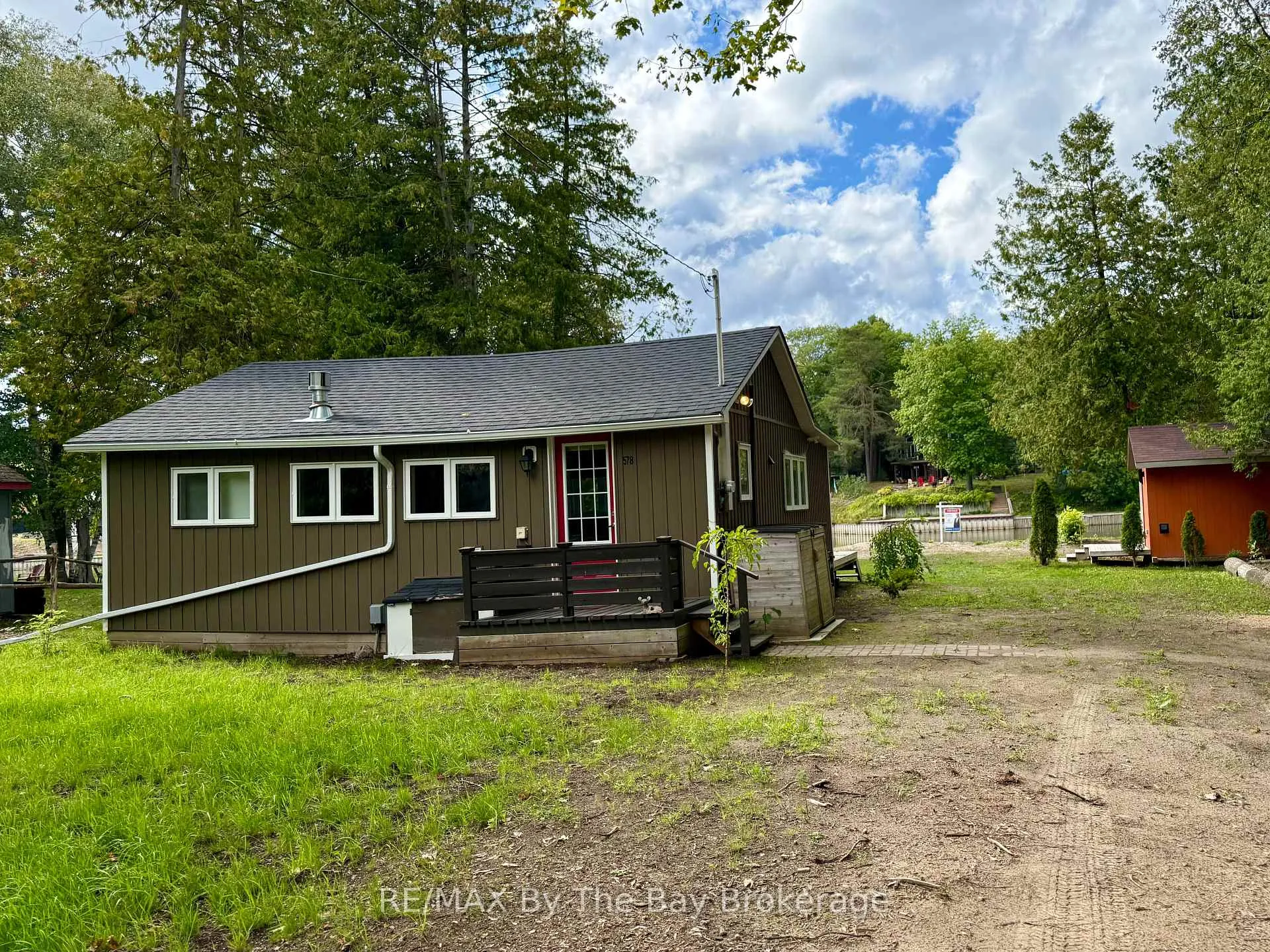 Photo 2 of 578 Oxbow Park Drive, Wasaga Beach — HOMEH