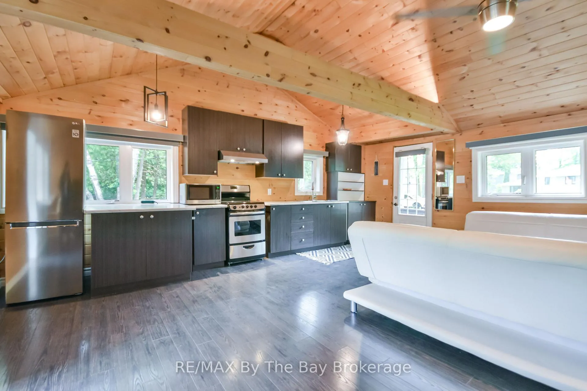 Photo 5 of 578 Oxbow Park Drive, Wasaga Beach — HOMEH