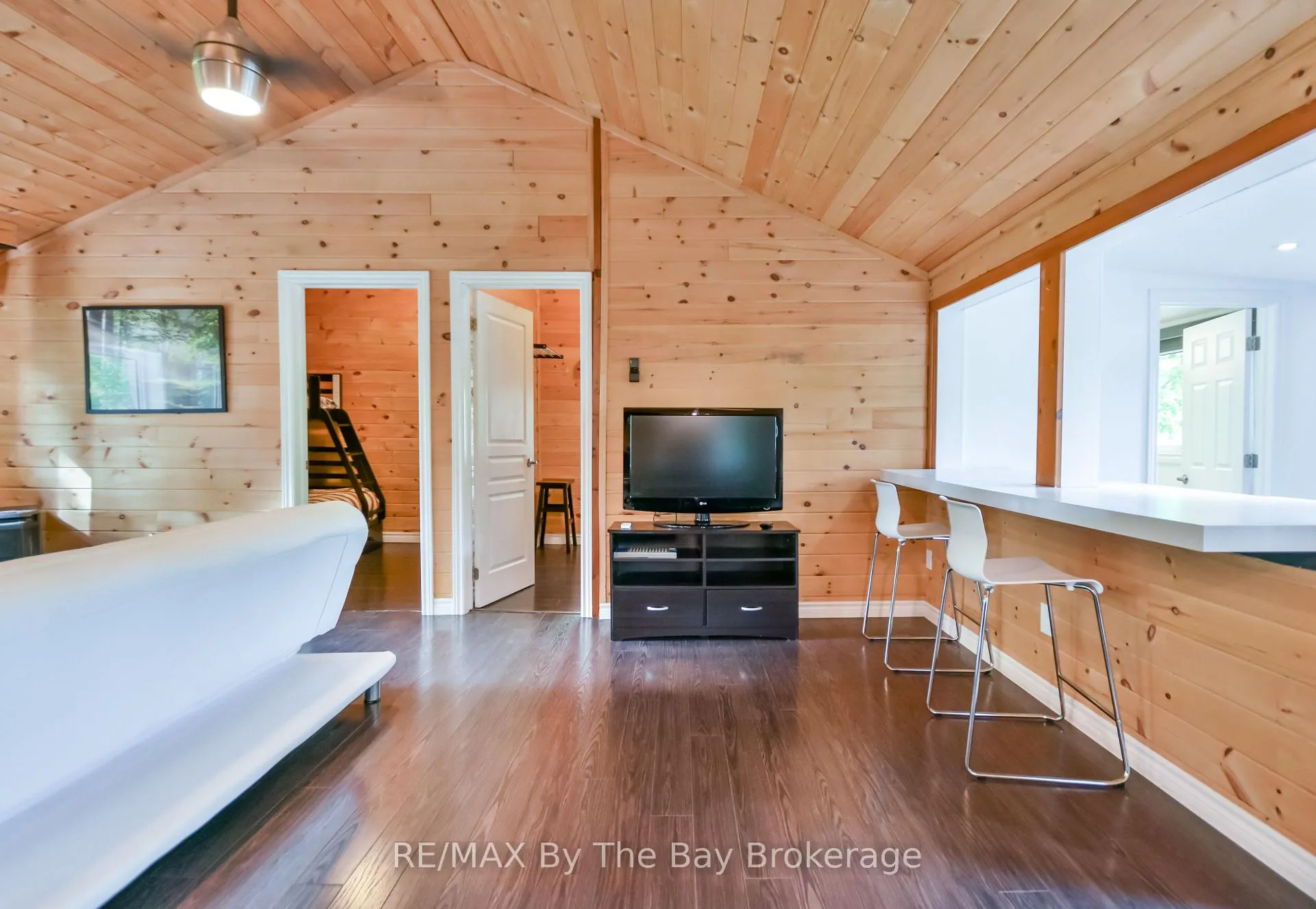 Photo 11 of 578 Oxbow Park Drive, Wasaga Beach — HOMEH