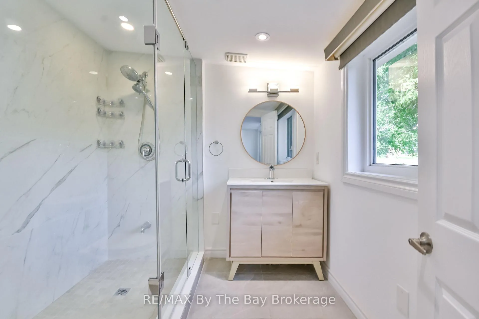 Photo 25 of 578 Oxbow Park Drive, Wasaga Beach — HOMEH