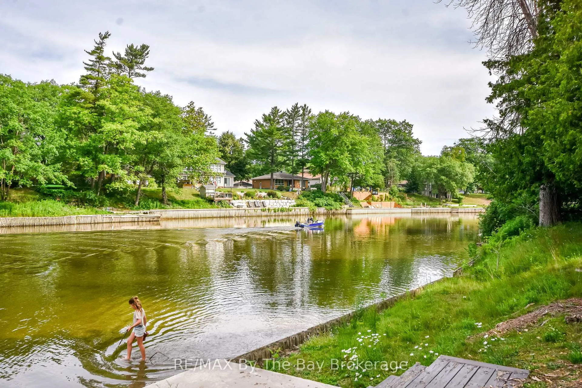 Photo 35 of 578 Oxbow Park Drive, Wasaga Beach — HOMEH