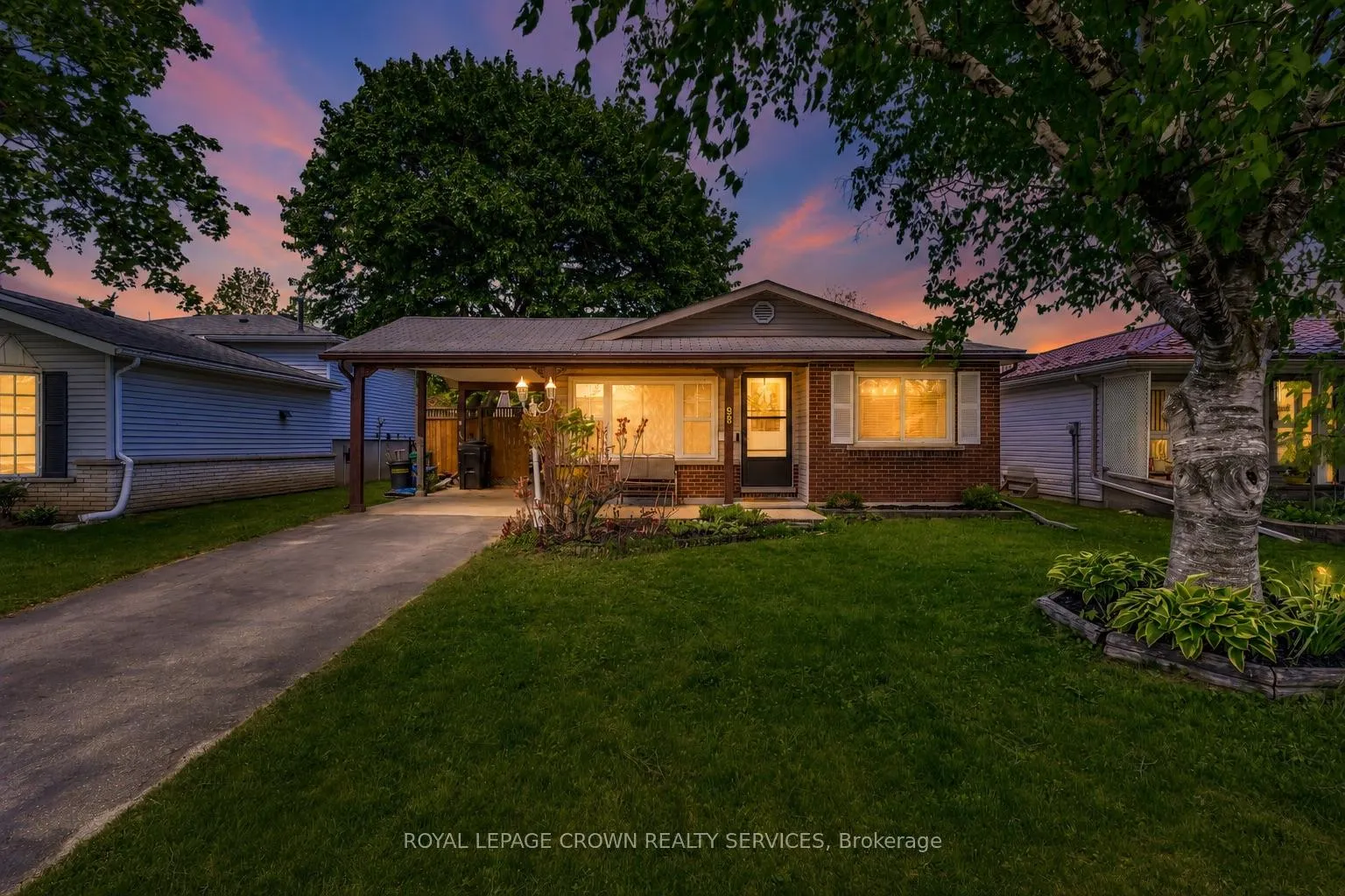 Front of 98 Belwood Crescent