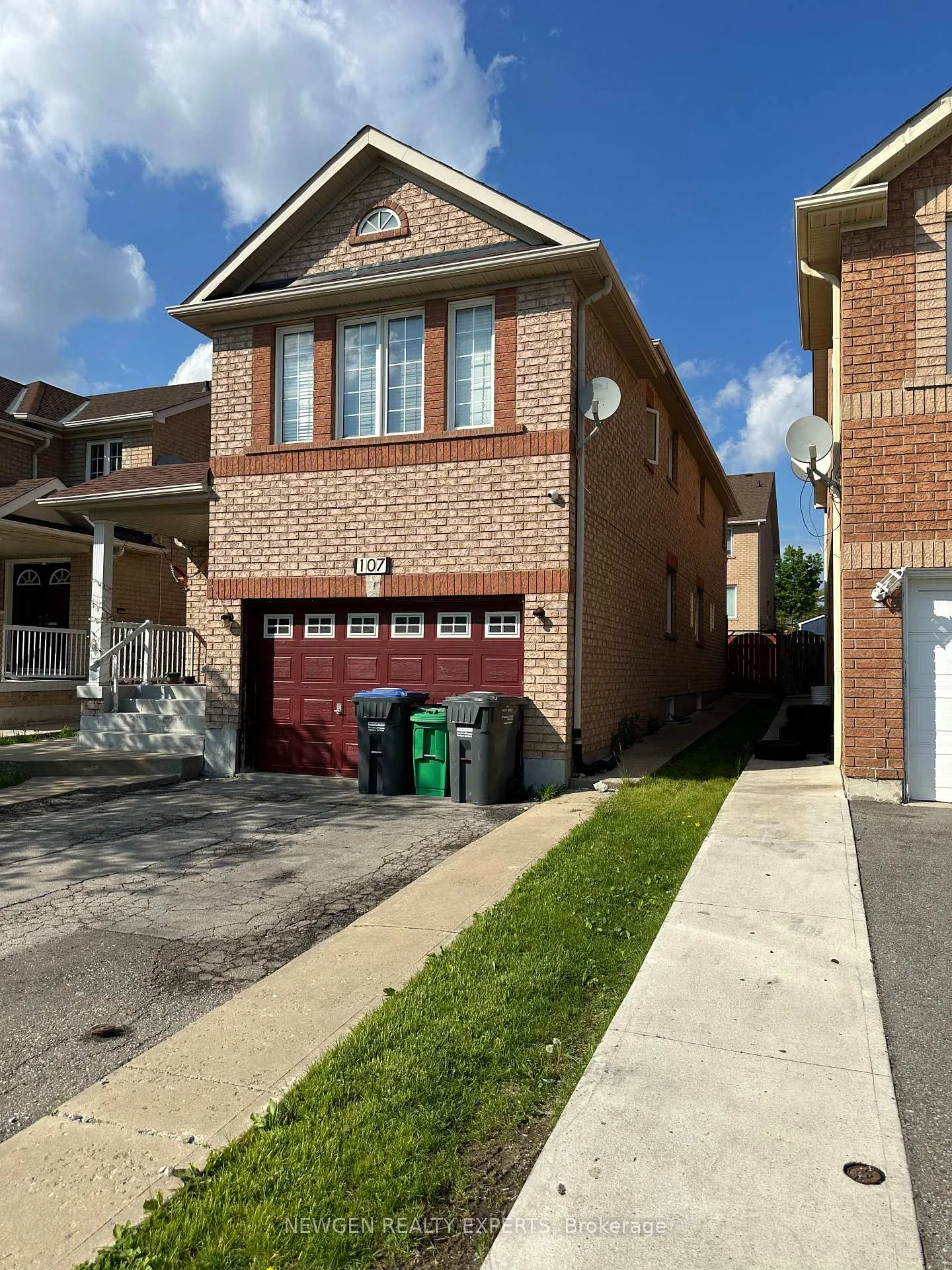 Front of 107 Rollingwood Drive