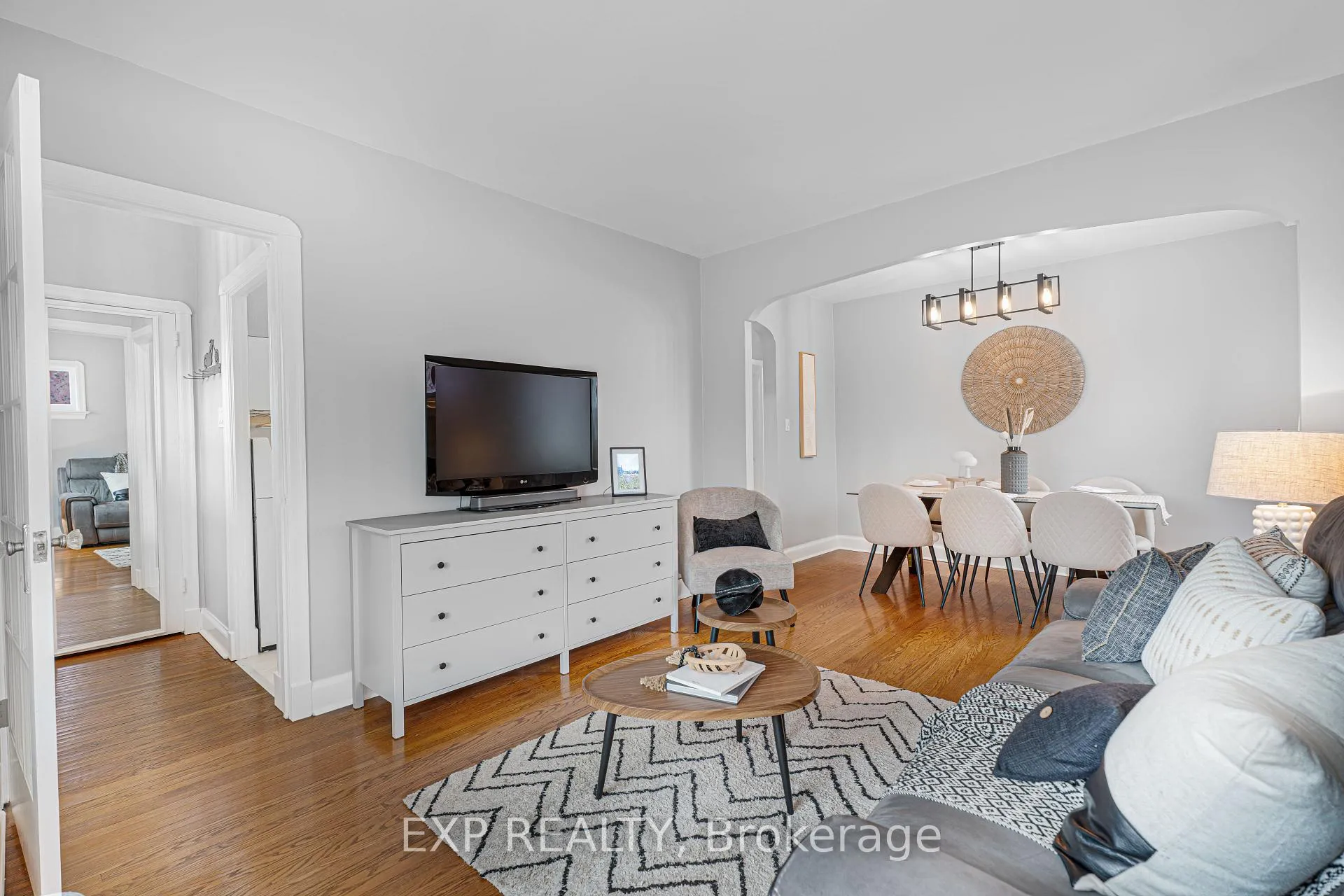 Photo 7 of 56 Gladstone Avenue, Oshawa, McLaughlin — HOMEH