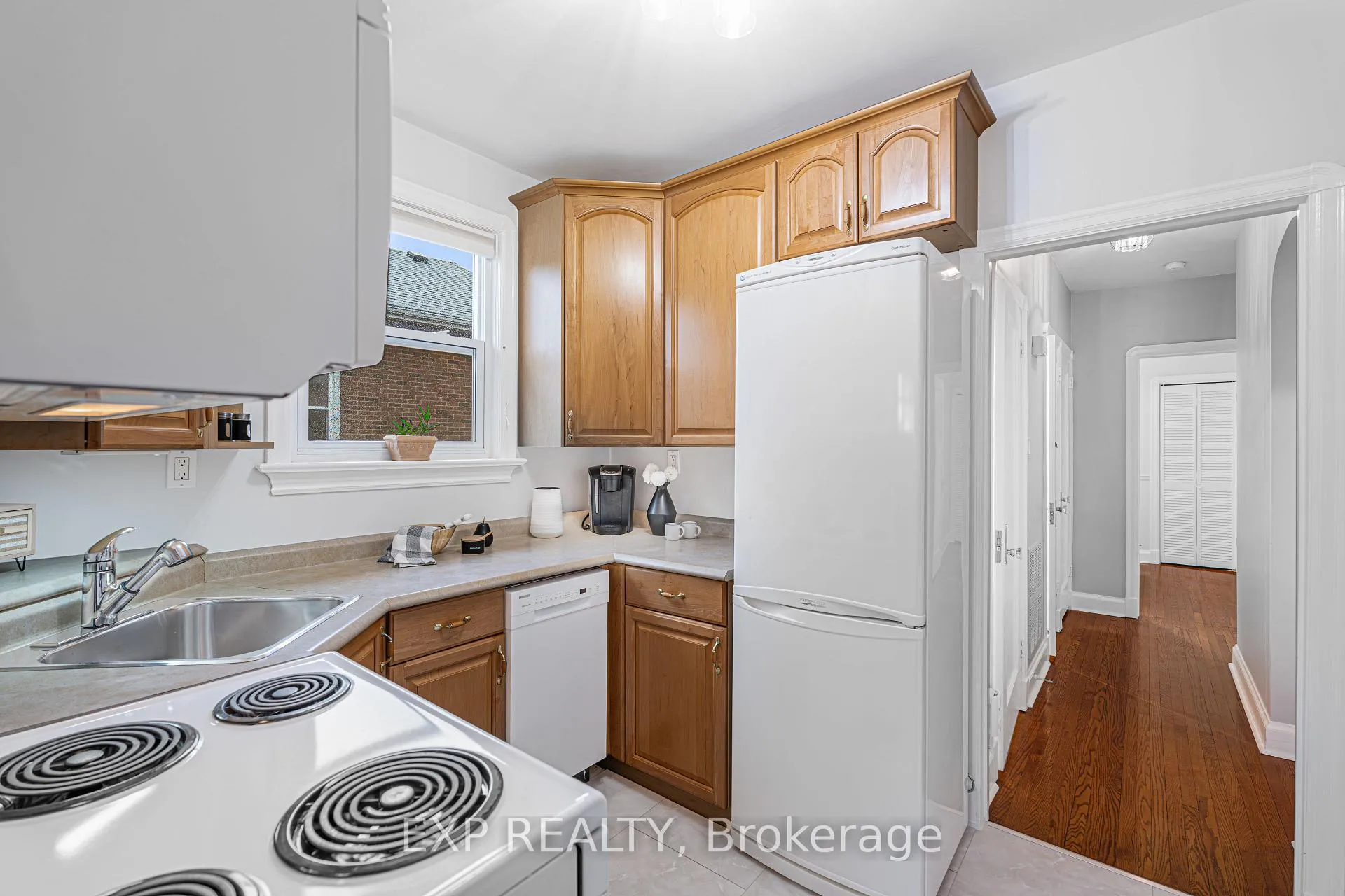 Photo 15 of 56 Gladstone Avenue, Oshawa, McLaughlin — HOMEH