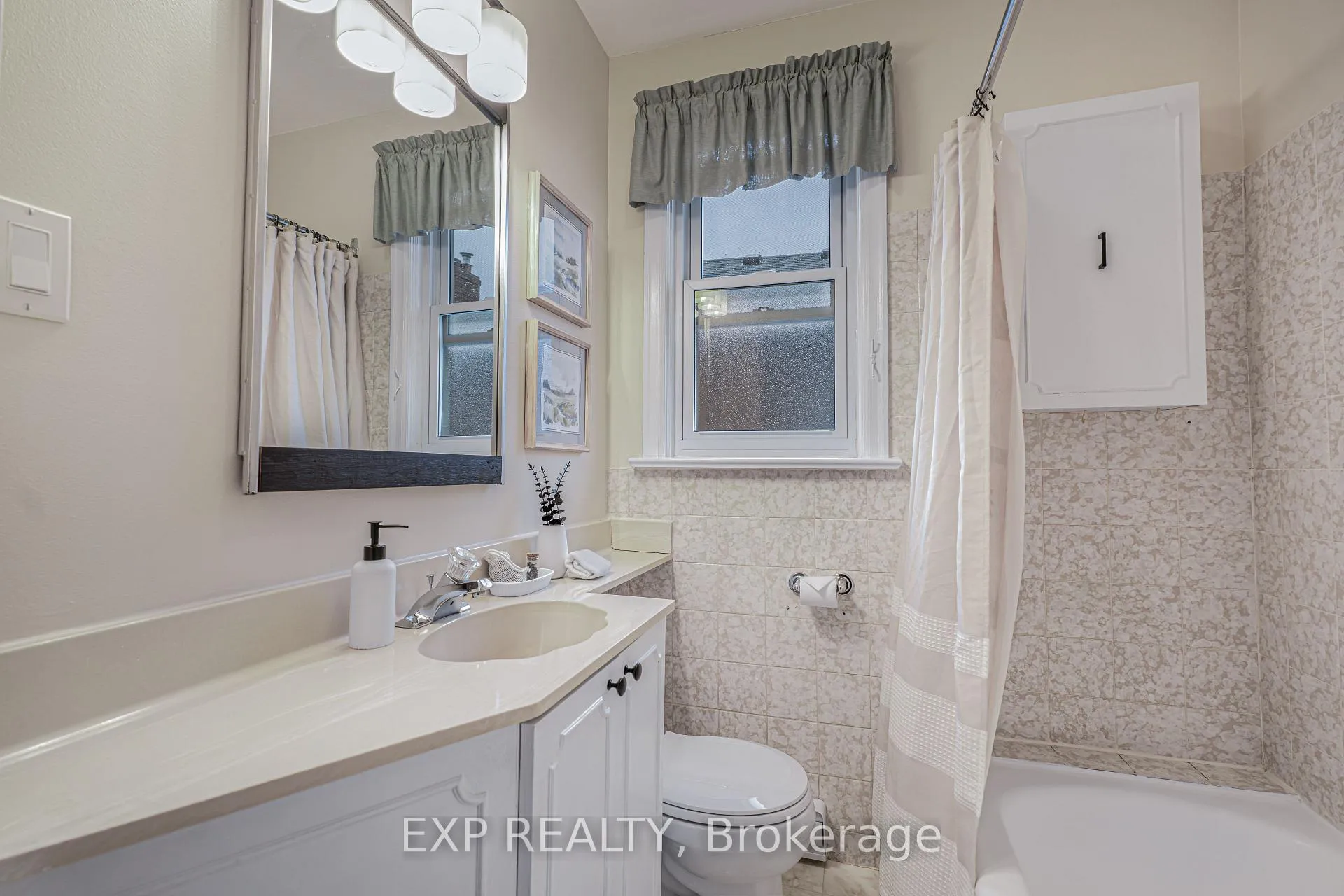 Photo 17 of 56 Gladstone Avenue, Oshawa, McLaughlin — HOMEH
