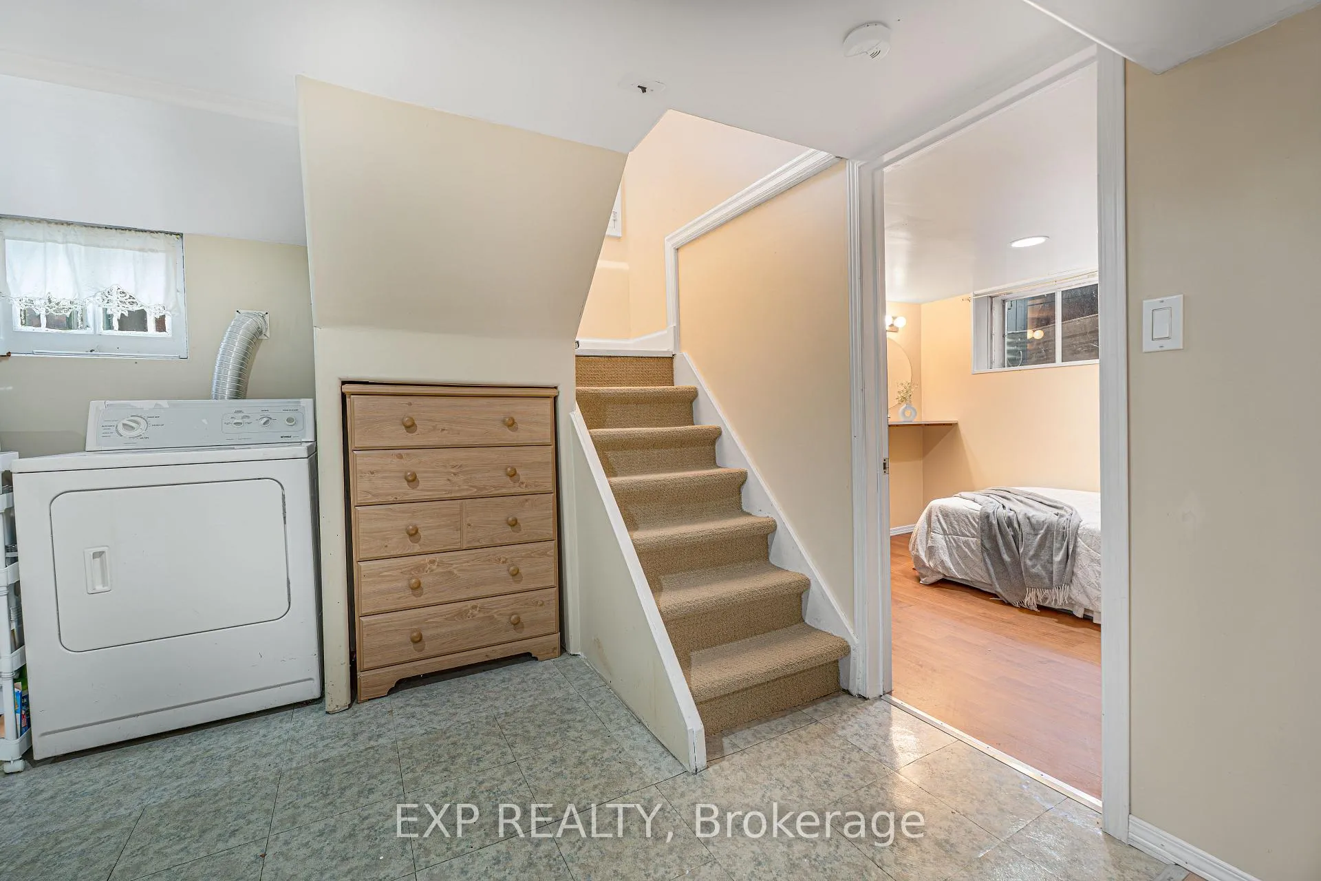 Photo 31 of 56 Gladstone Avenue, Oshawa, McLaughlin — HOMEH