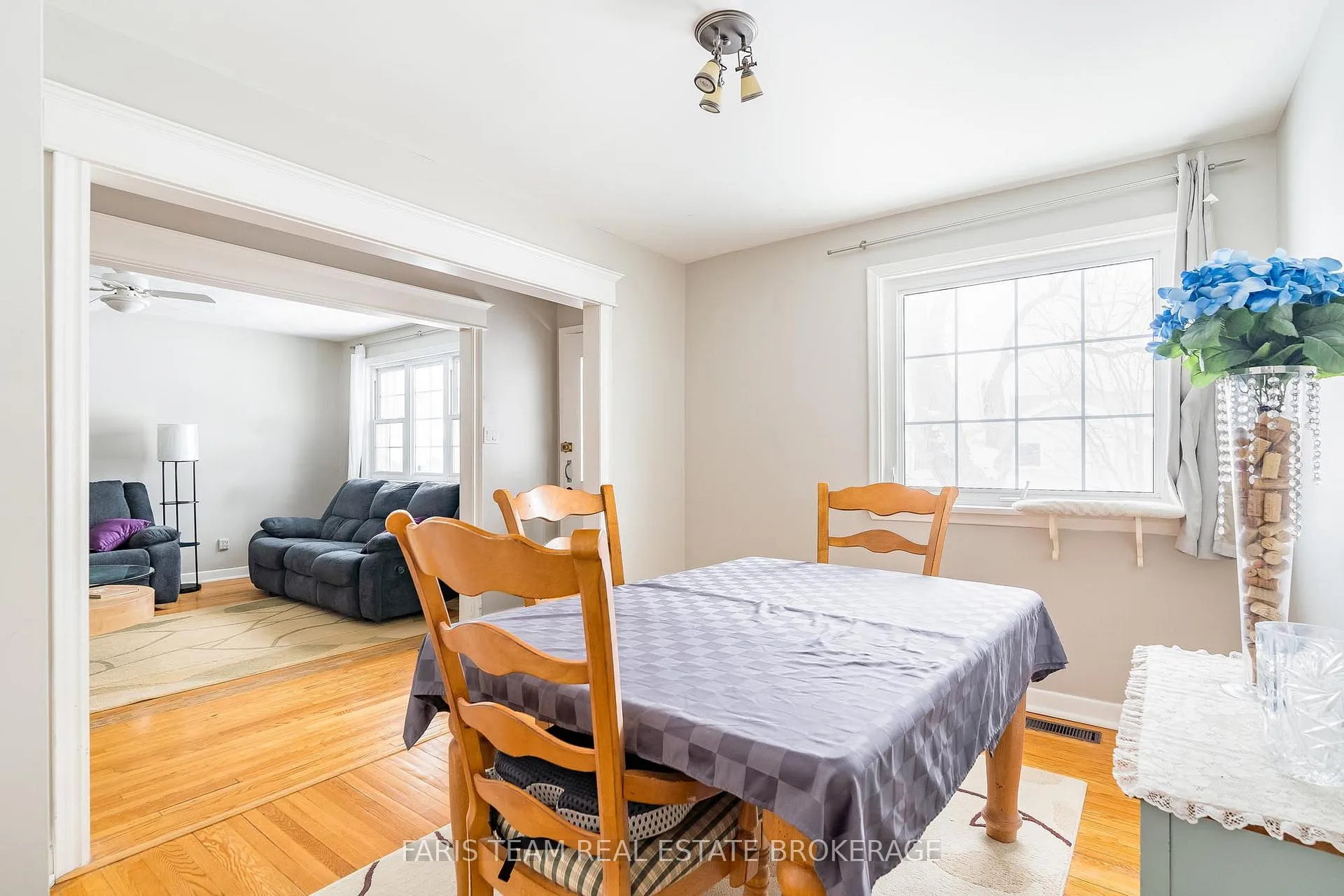 Photo 10 of 18 Newton Street, Barrie, Wellington — HOMEH