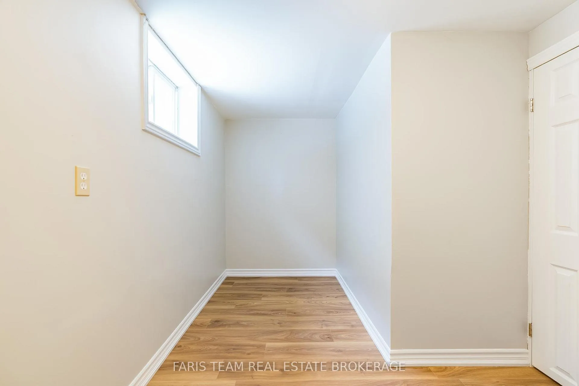 Photo 30 of 18 Newton Street, Barrie, Wellington — HOMEH