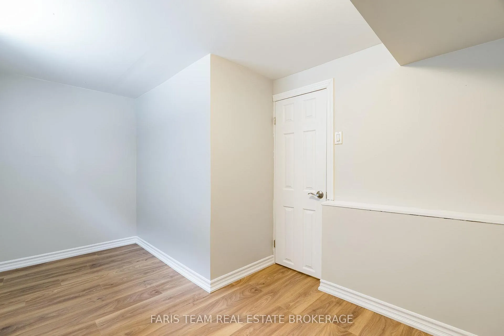 Photo 31 of 18 Newton Street, Barrie, Wellington — HOMEH