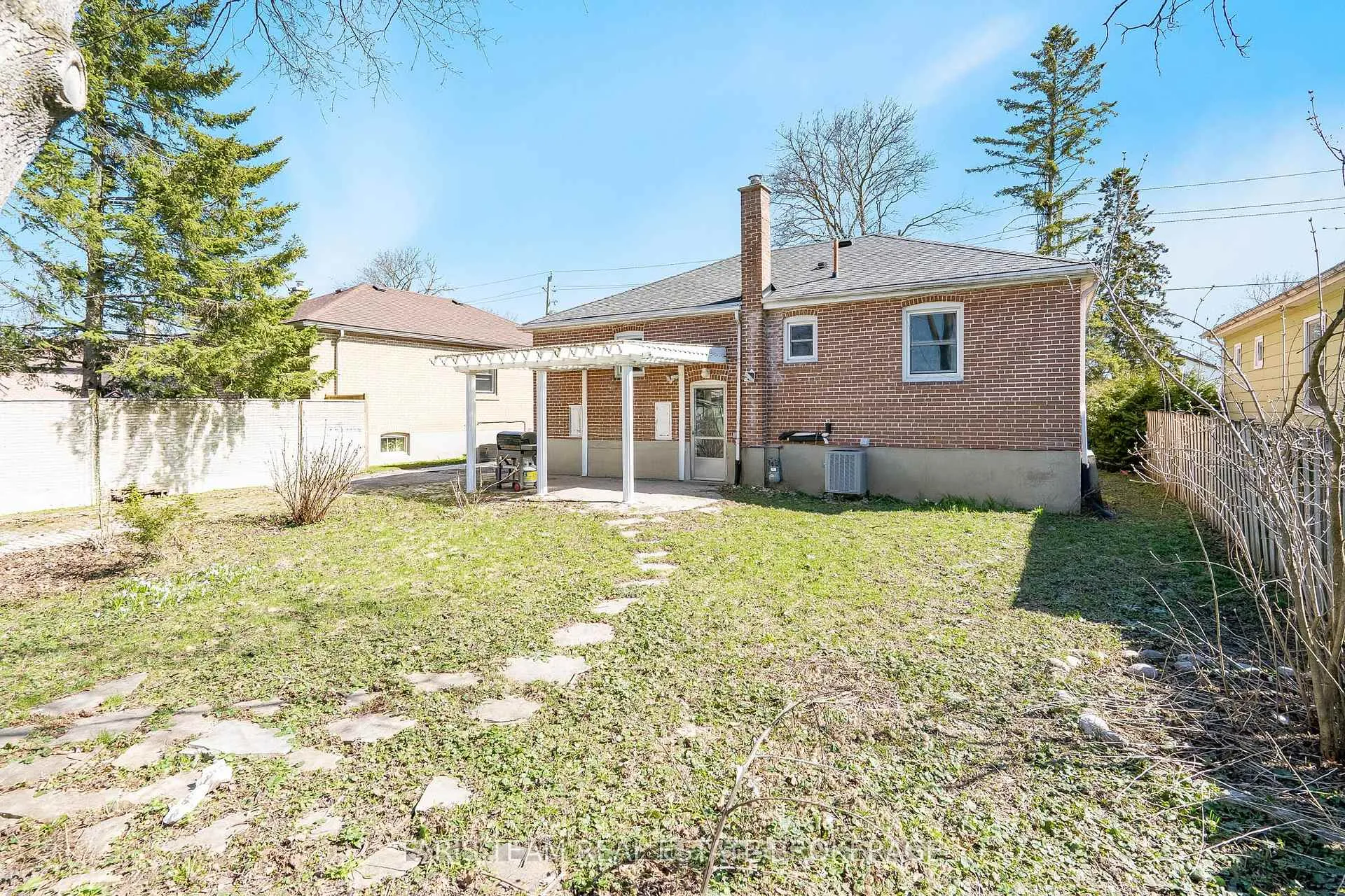Photo 39 of 18 Newton Street, Barrie, Wellington — HOMEH