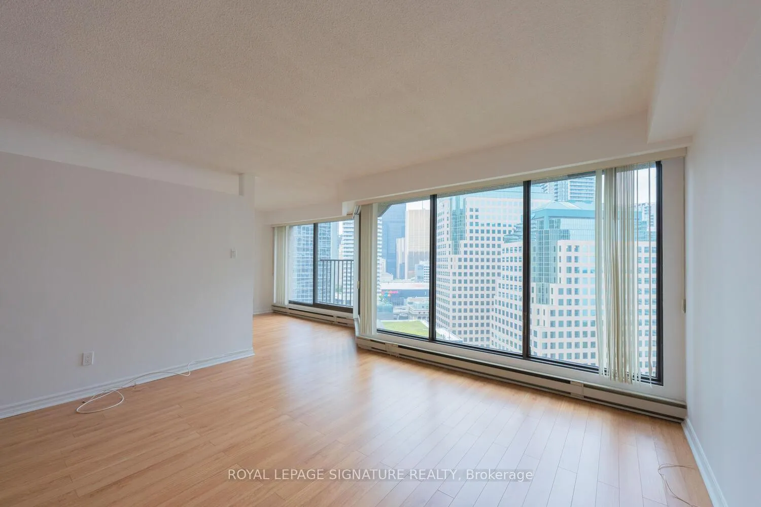Photo 2 of Unit 2109, 65 Harbour Square, Toronto, Waterfront Communities — HOMEH