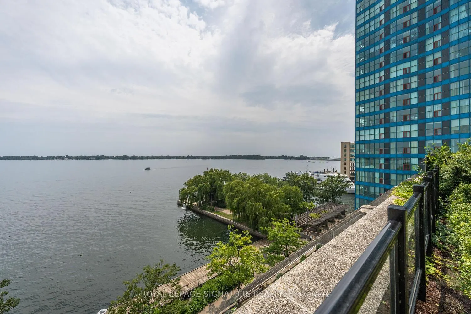 Photo 24 of Unit 2109, 65 Harbour Square, Toronto, Waterfront Communities — HOMEH