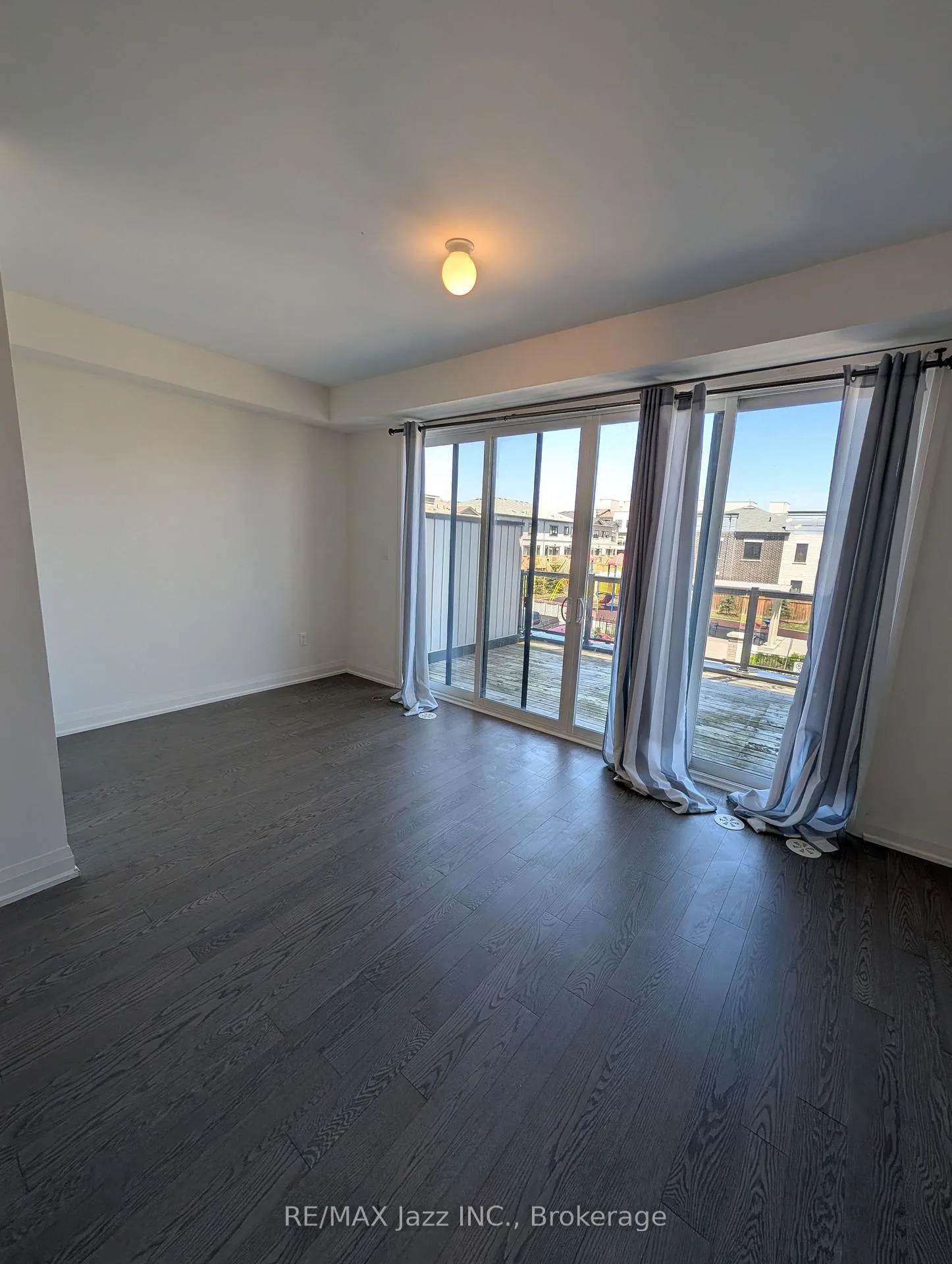 Photo 6 of 20 Clarington Boulevard, Clarington, Bowmanville — HOMEH