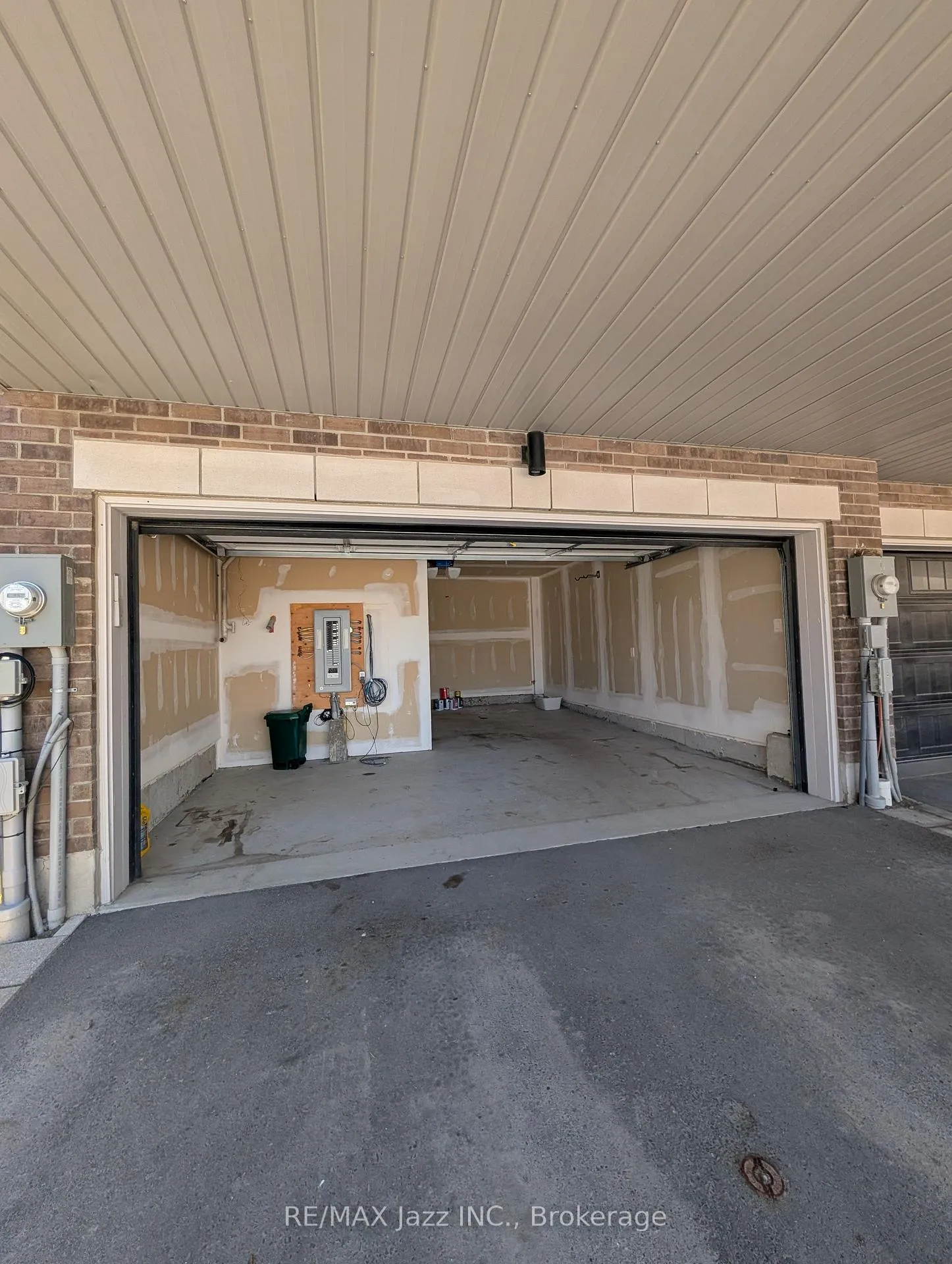 Photo 24 of 20 Clarington Boulevard, Clarington, Bowmanville — HOMEH