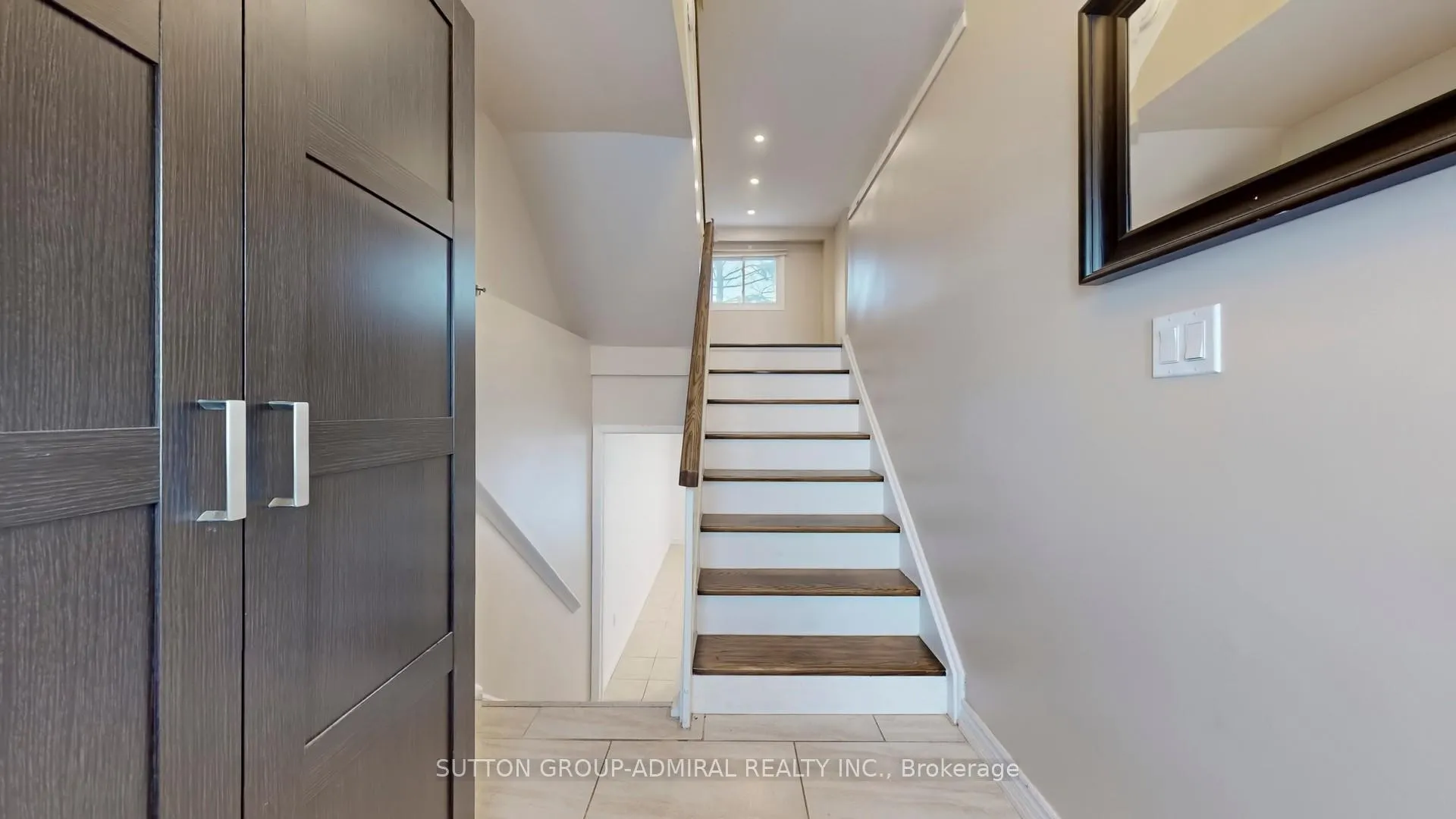 Photo 3 of Unit 8, 64 Bronte Street S, Milton, Old Milton — HOMEH