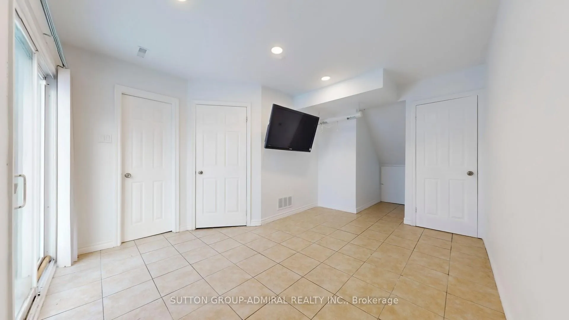 Photo 30 of Unit 8, 64 Bronte Street S, Milton, Old Milton — HOMEH