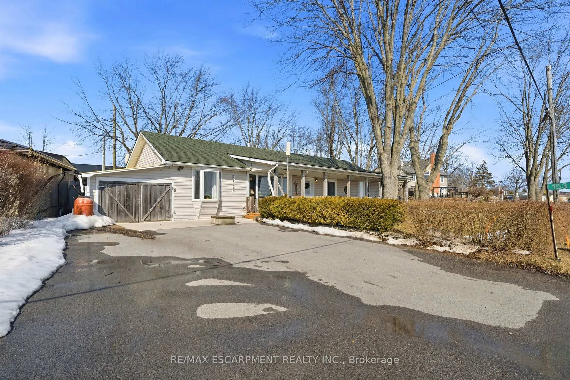 Photo 2 of 153 Blue Water Parkway, Haldimand — HOMEH