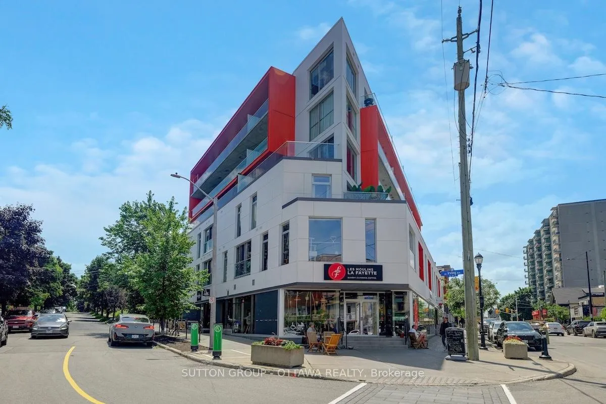Front of Unit 308, 1000 Wellington Street W