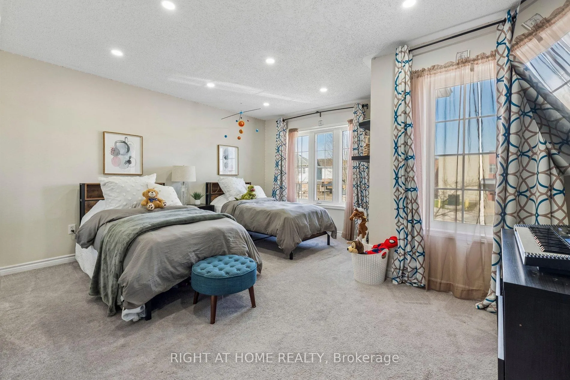 Photo 25 of 640 Ormond Drive, Oshawa, Samac — HOMEH