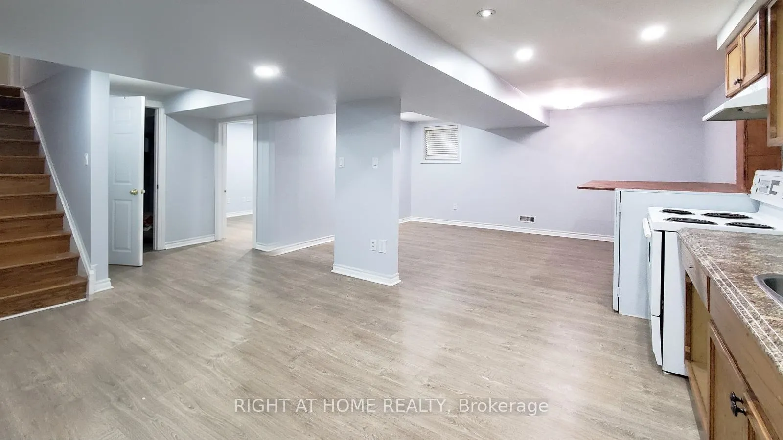 Photo 37 of 640 Ormond Drive, Oshawa, Samac — HOMEH