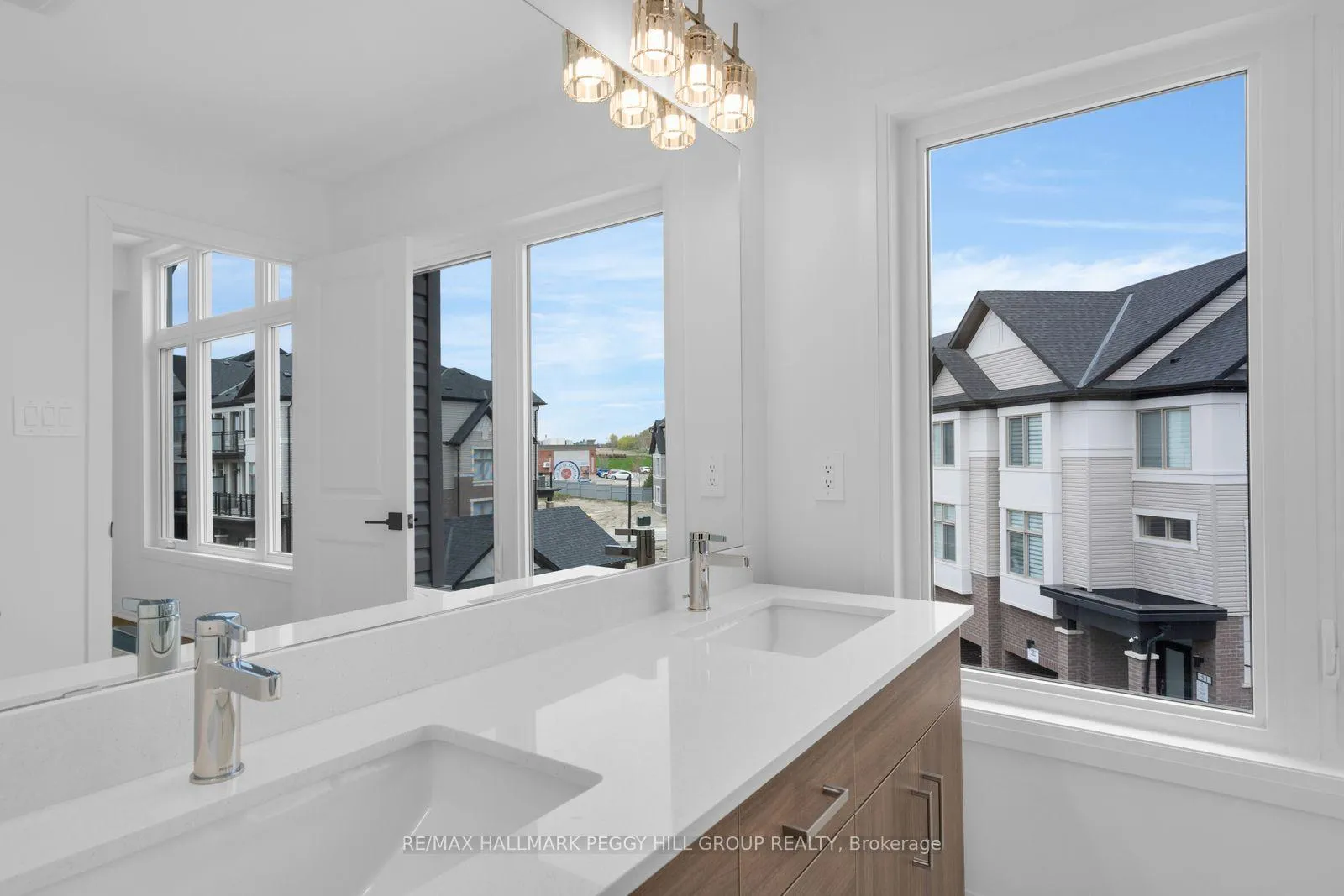 Photo 9 of 48 Brandon Crescent, New Tecumseth, Tottenham — HOMEH