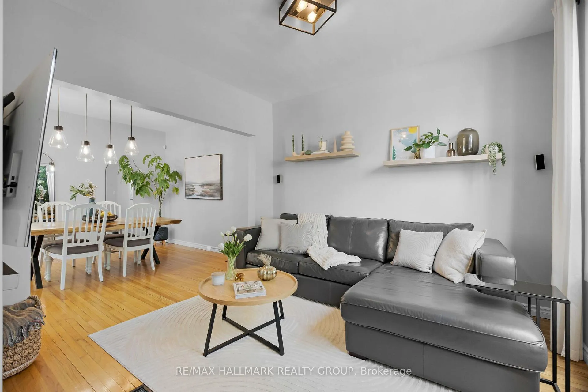 Photo 3 of 218 Carruthers Avenue, Ottawa, Hintonburg — HOMEH