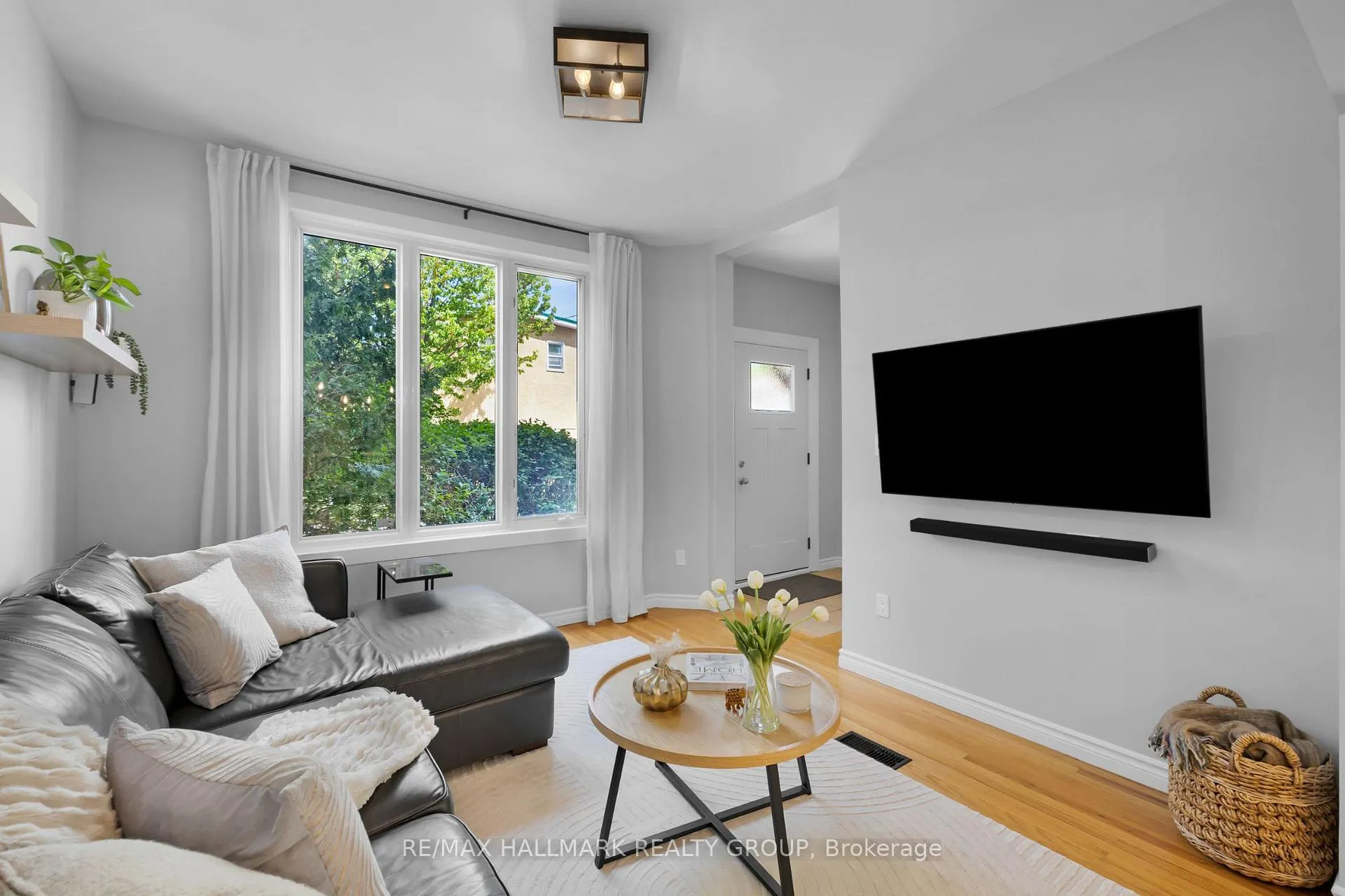 Photo 5 of 218 Carruthers Avenue, Ottawa, Hintonburg — HOMEH