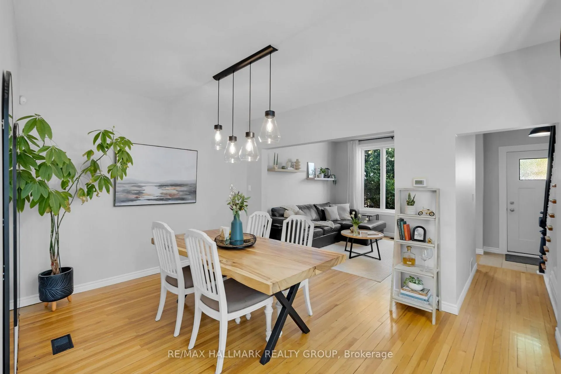Photo 6 of 218 Carruthers Avenue, Ottawa, Hintonburg — HOMEH