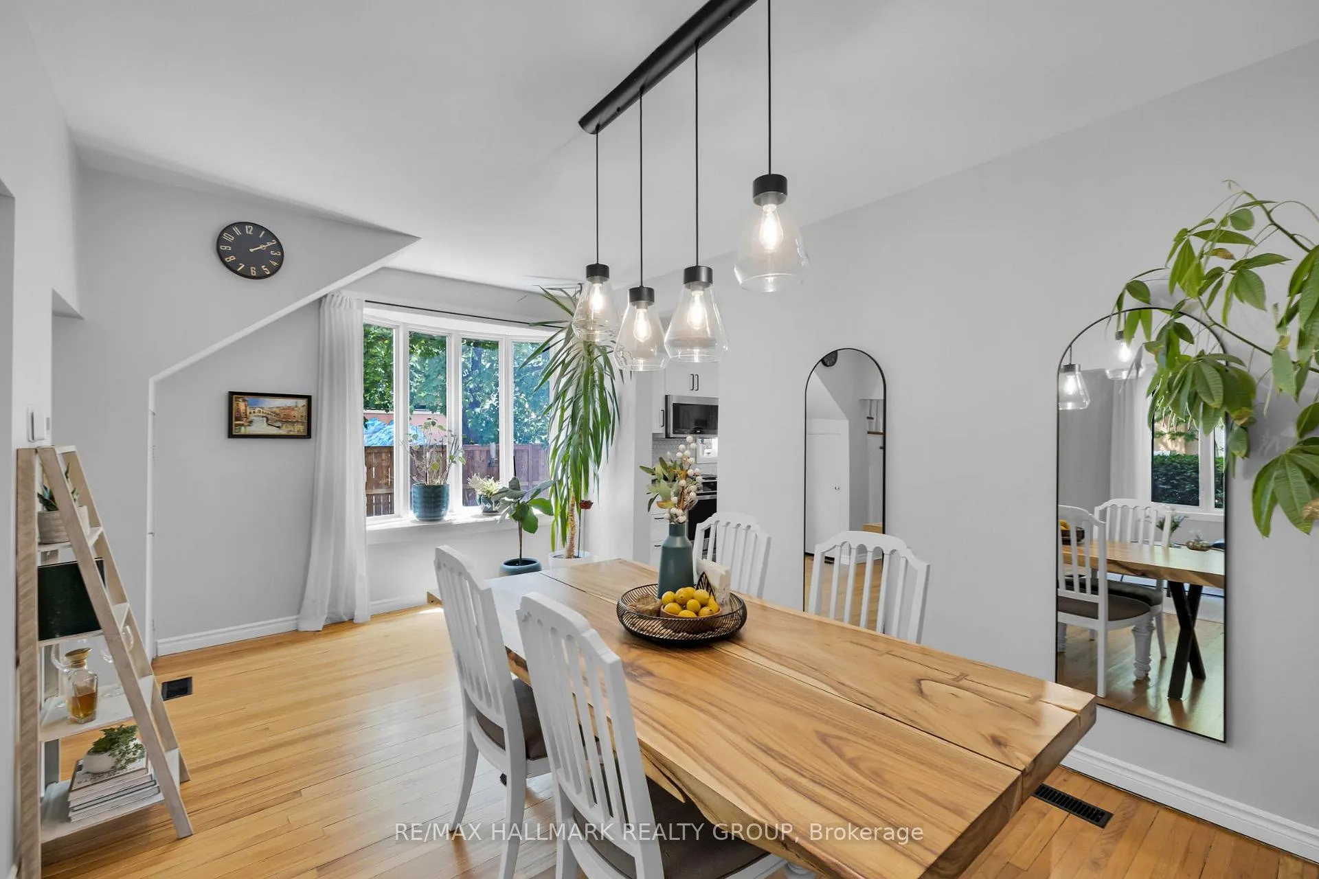 Photo 8 of 218 Carruthers Avenue, Ottawa, Hintonburg — HOMEH