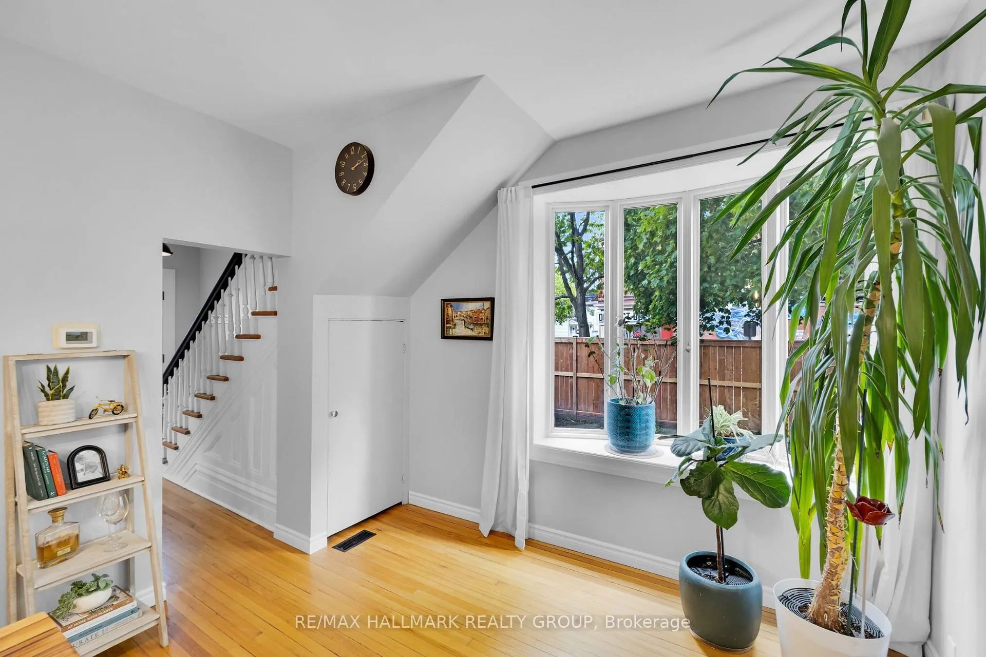 Photo 9 of 218 Carruthers Avenue, Ottawa, Hintonburg — HOMEH