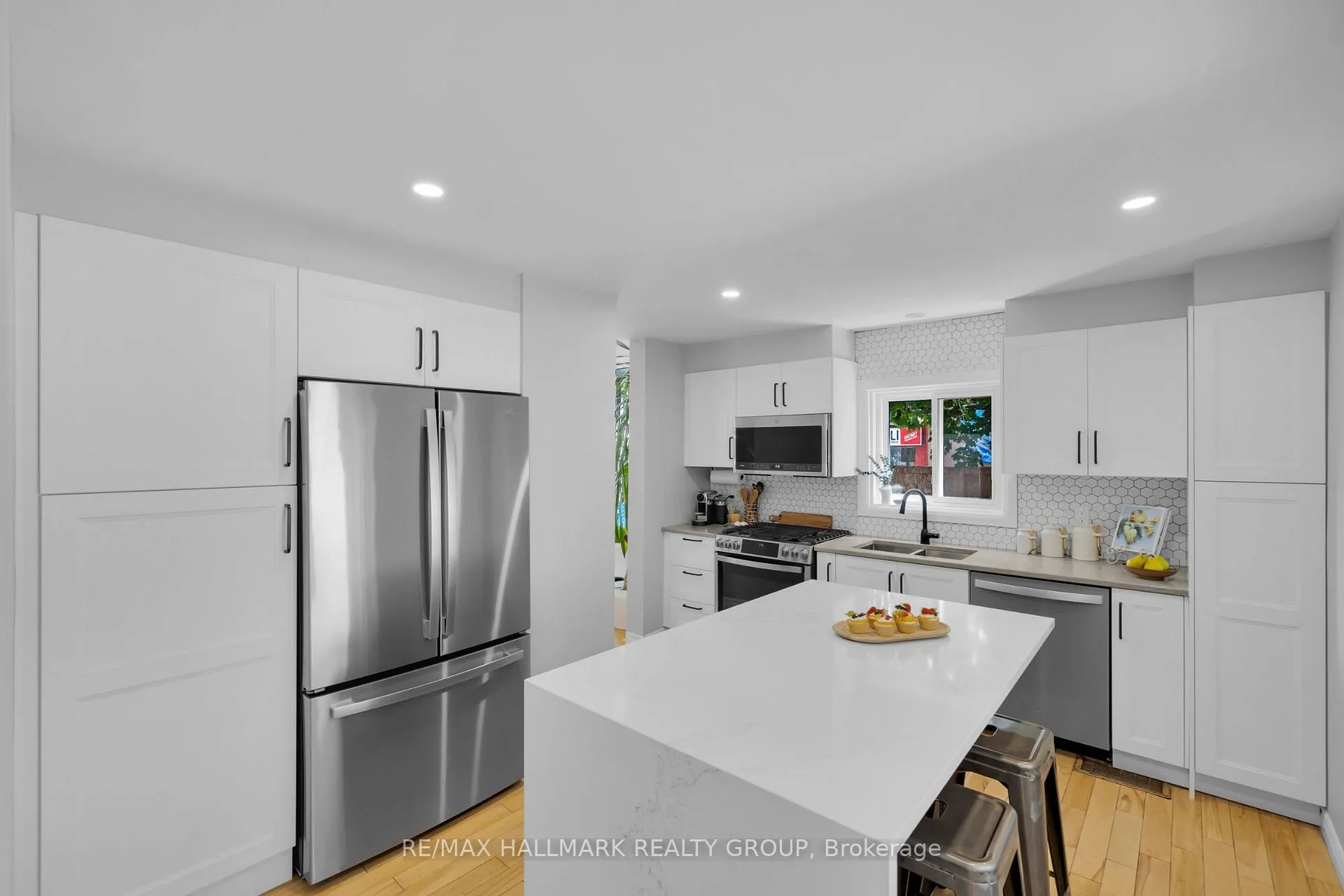 Photo 12 of 218 Carruthers Avenue, Ottawa, Hintonburg — HOMEH