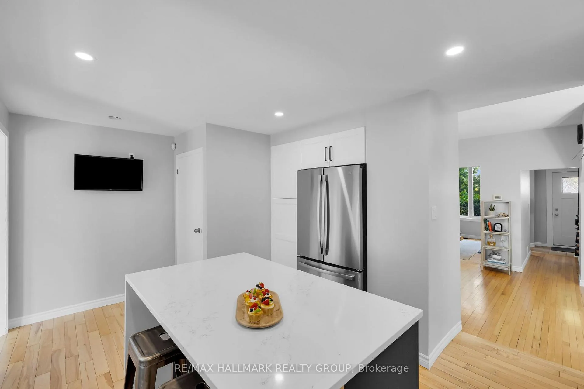 Photo 15 of 218 Carruthers Avenue, Ottawa, Hintonburg — HOMEH