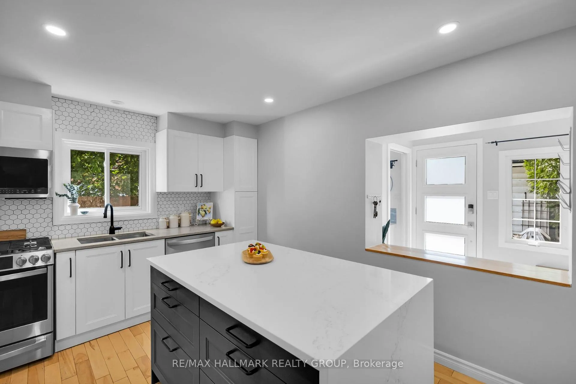 Photo 18 of 218 Carruthers Avenue, Ottawa, Hintonburg — HOMEH