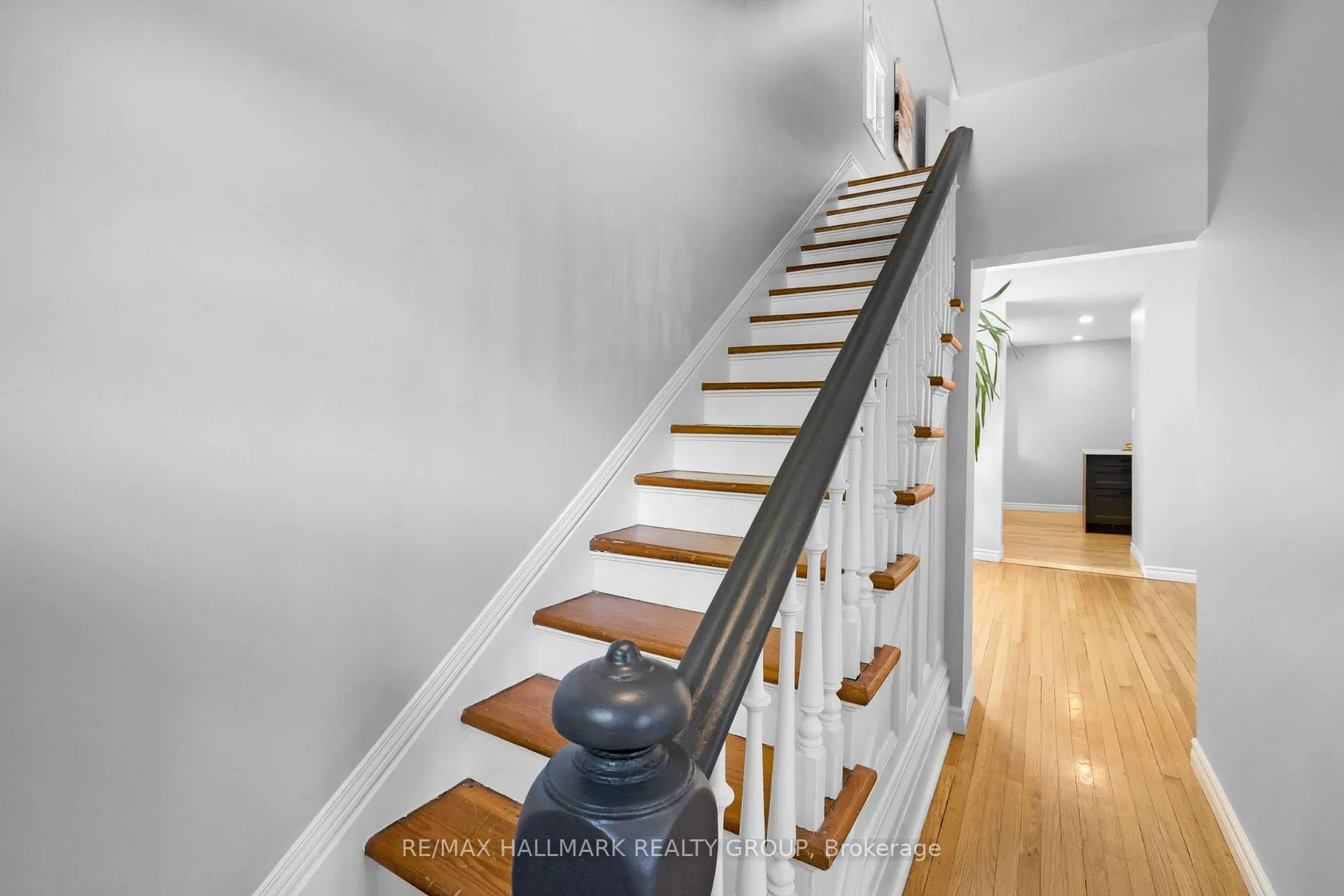 Photo 25 of 218 Carruthers Avenue, Ottawa, Hintonburg — HOMEH