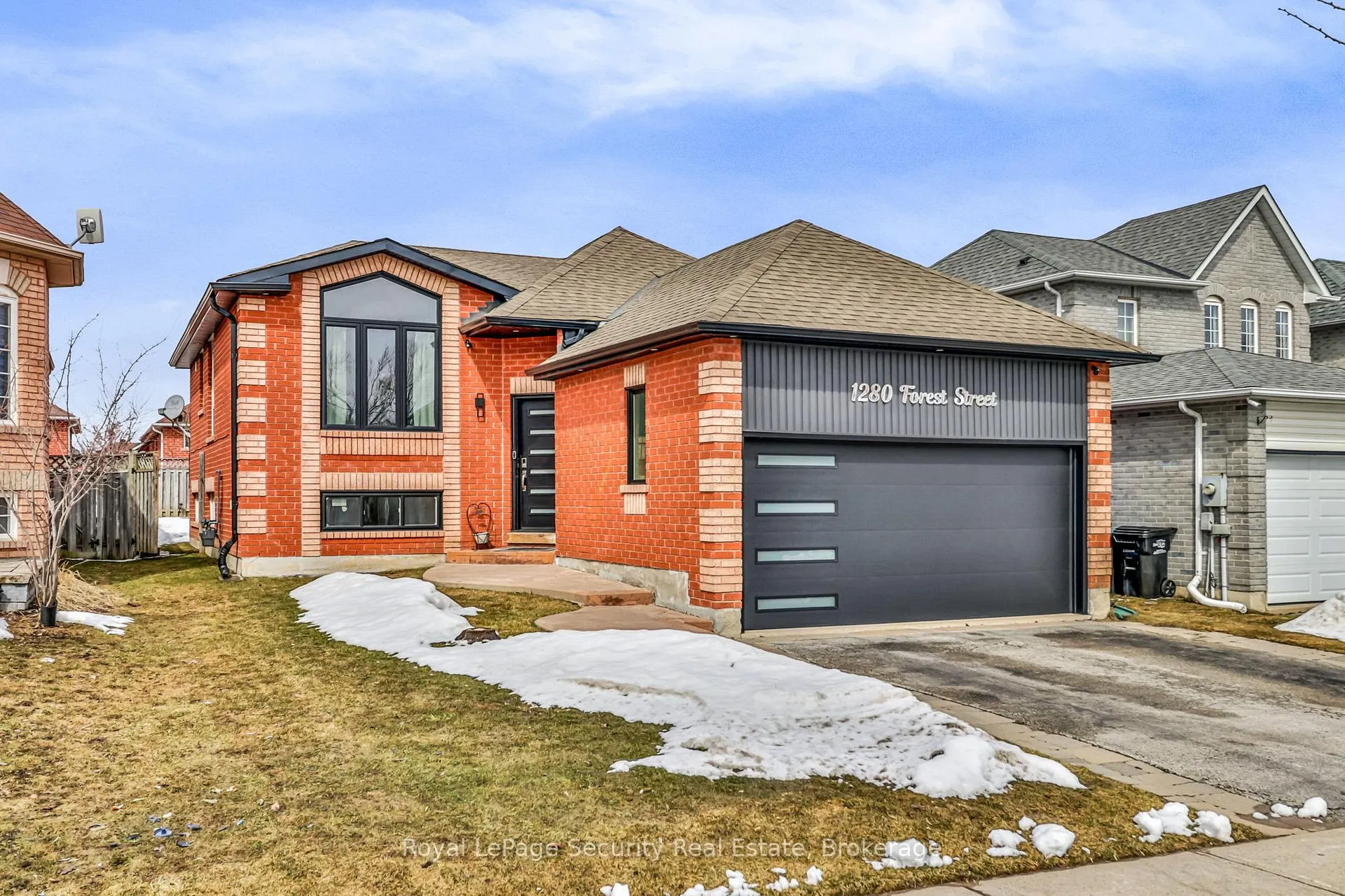 Photo 2 of 1280 Forest Street, Innisfil, Alcona — HOMEH