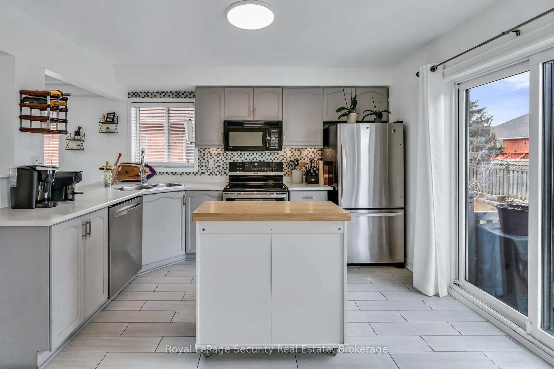 Photo 15 of 1280 Forest Street, Innisfil, Alcona — HOMEH