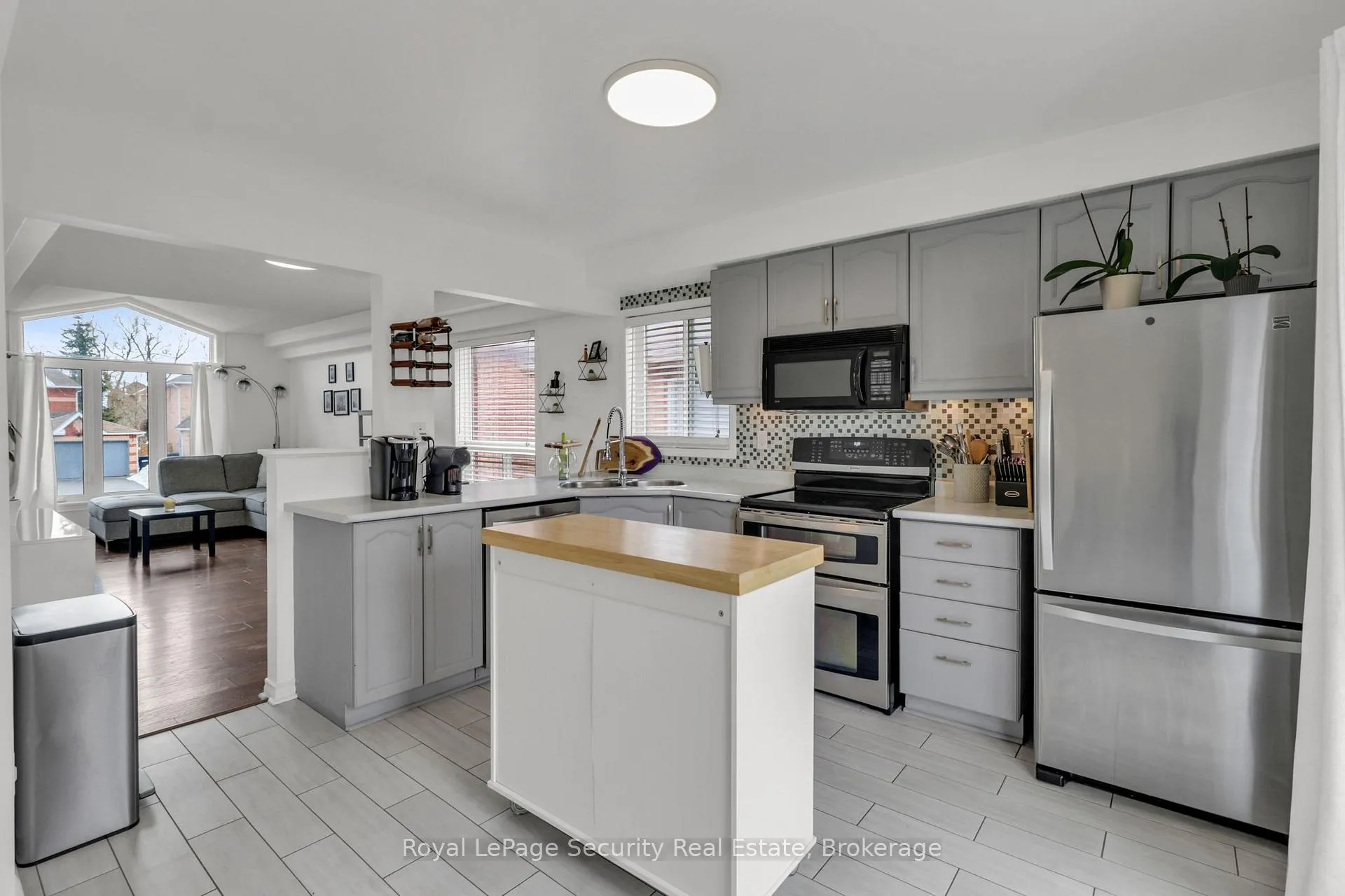 Photo 17 of 1280 Forest Street, Innisfil, Alcona — HOMEH