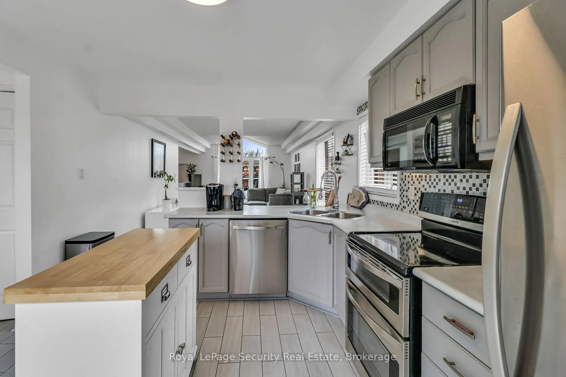 Photo 19 of 1280 Forest Street, Innisfil, Alcona — HOMEH