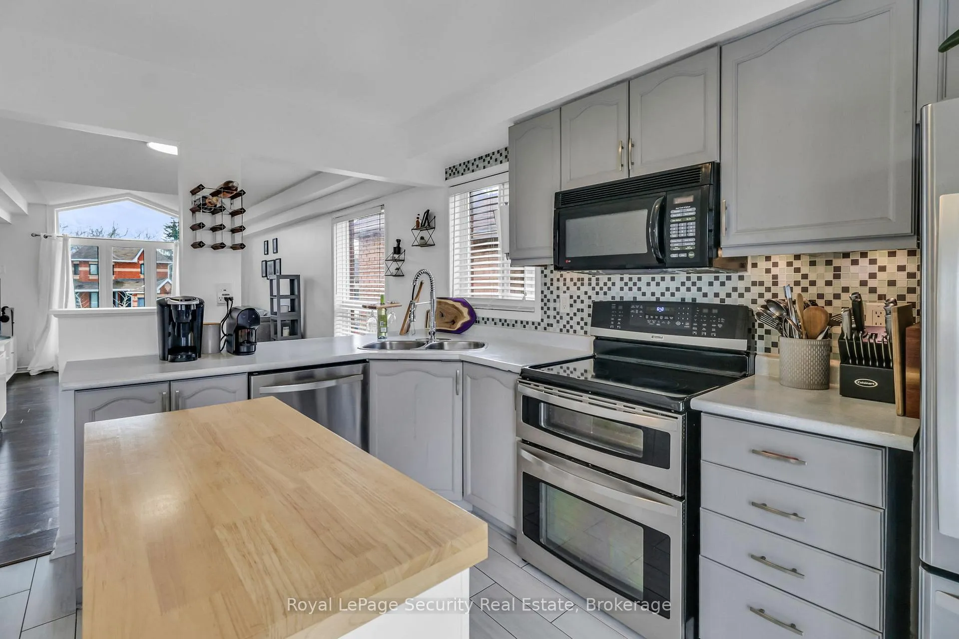 Photo 20 of 1280 Forest Street, Innisfil, Alcona — HOMEH